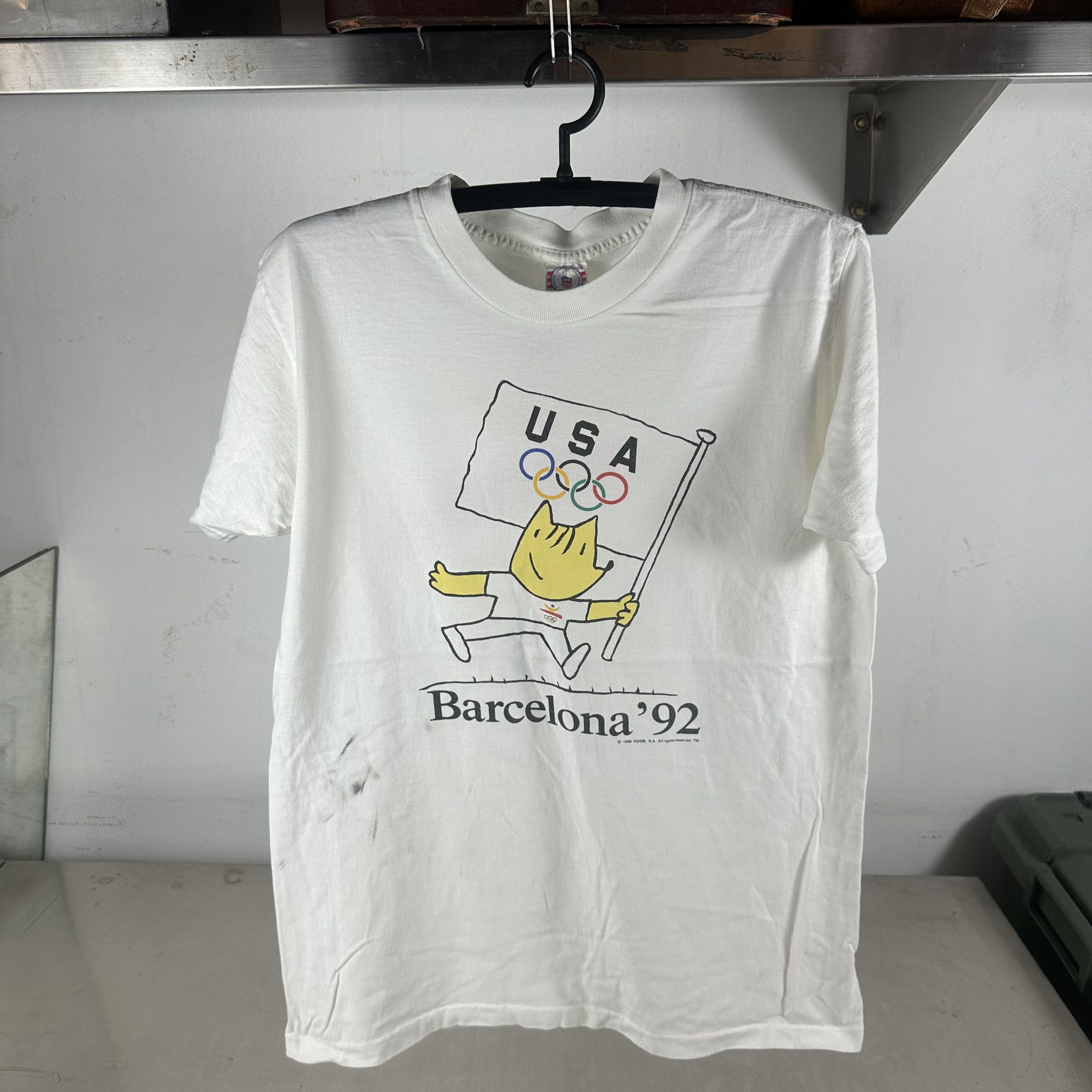 Vintage Vintage 1992 Barcelona Olympics Cobi Mascot Graphic T-Shirt Size US L / EU 52-54 / 3 - 1 Thumbnail