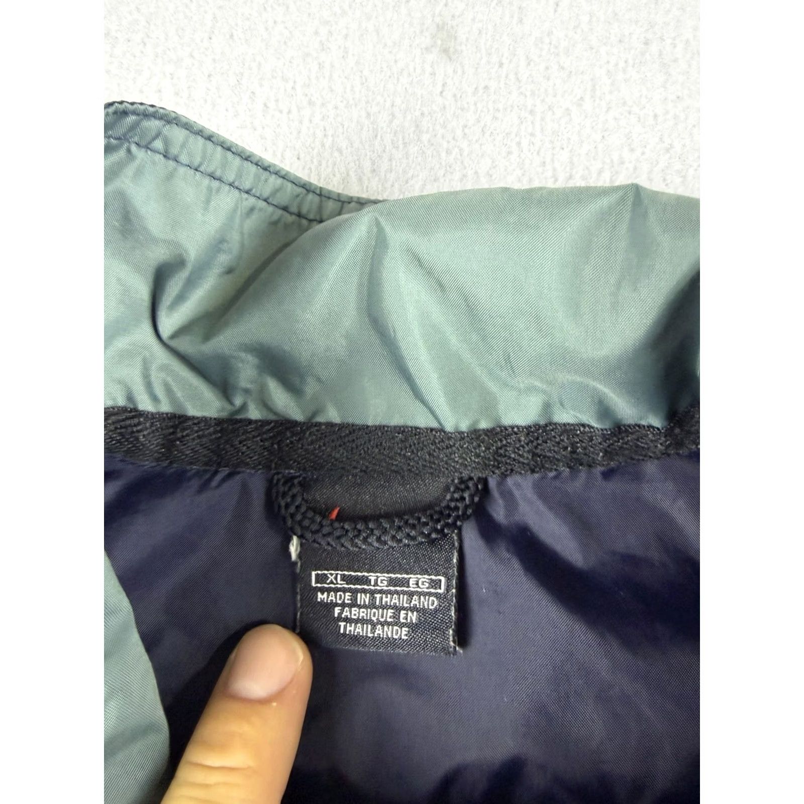 Nike VINTAGE Nike Windbreaker Men XL Blue Full Zip Nylon 90s Swoosh Jacket Size US XL / EU 56 / 4 - 3 Thumbnail