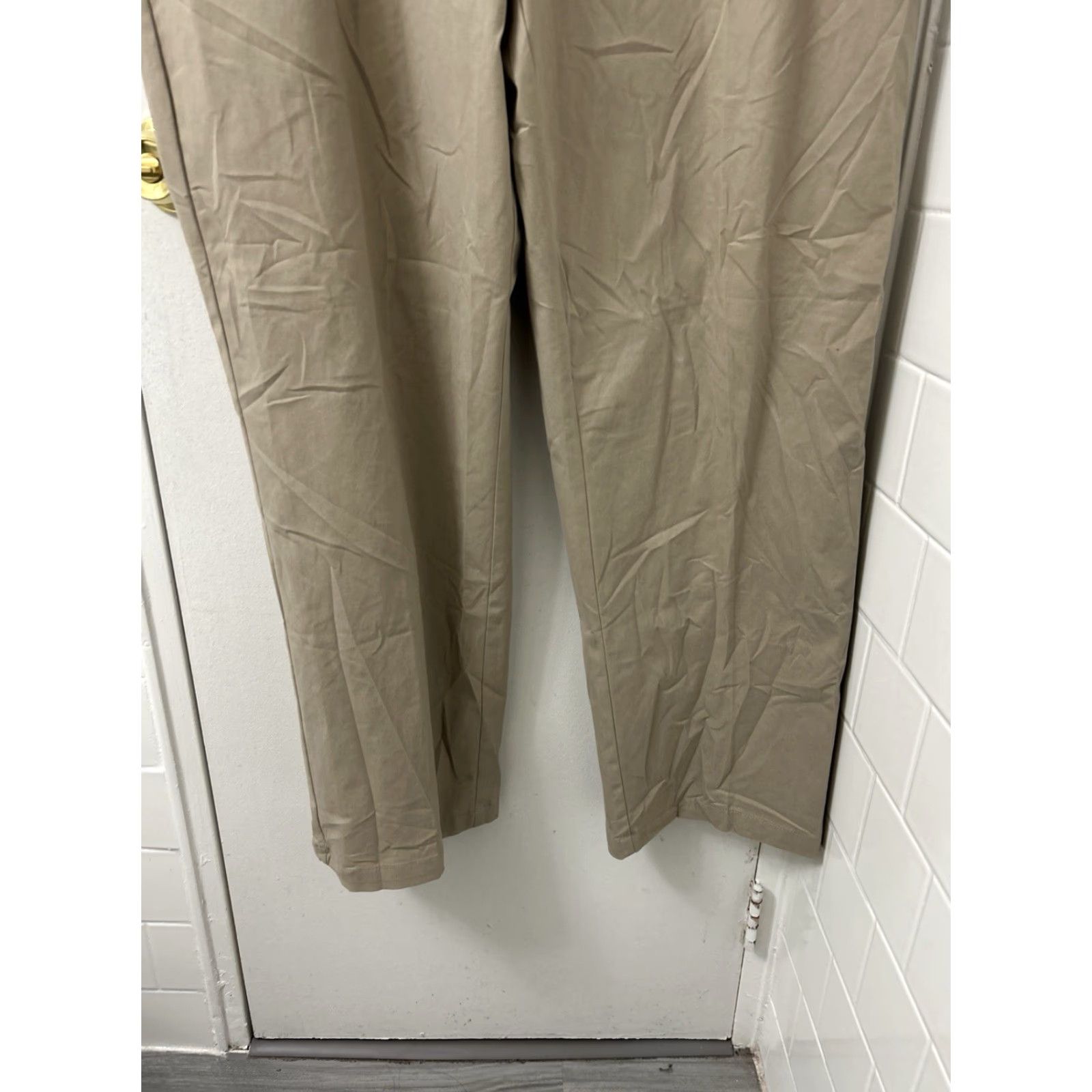 Croft & Barrow VINTAGE Croft & Barrow Pants Mens 42x32 Brown Khaki Relaxed Fit Flat Front YKK Trousers Size US 42 / EU 58 - 3 Thumbnail
