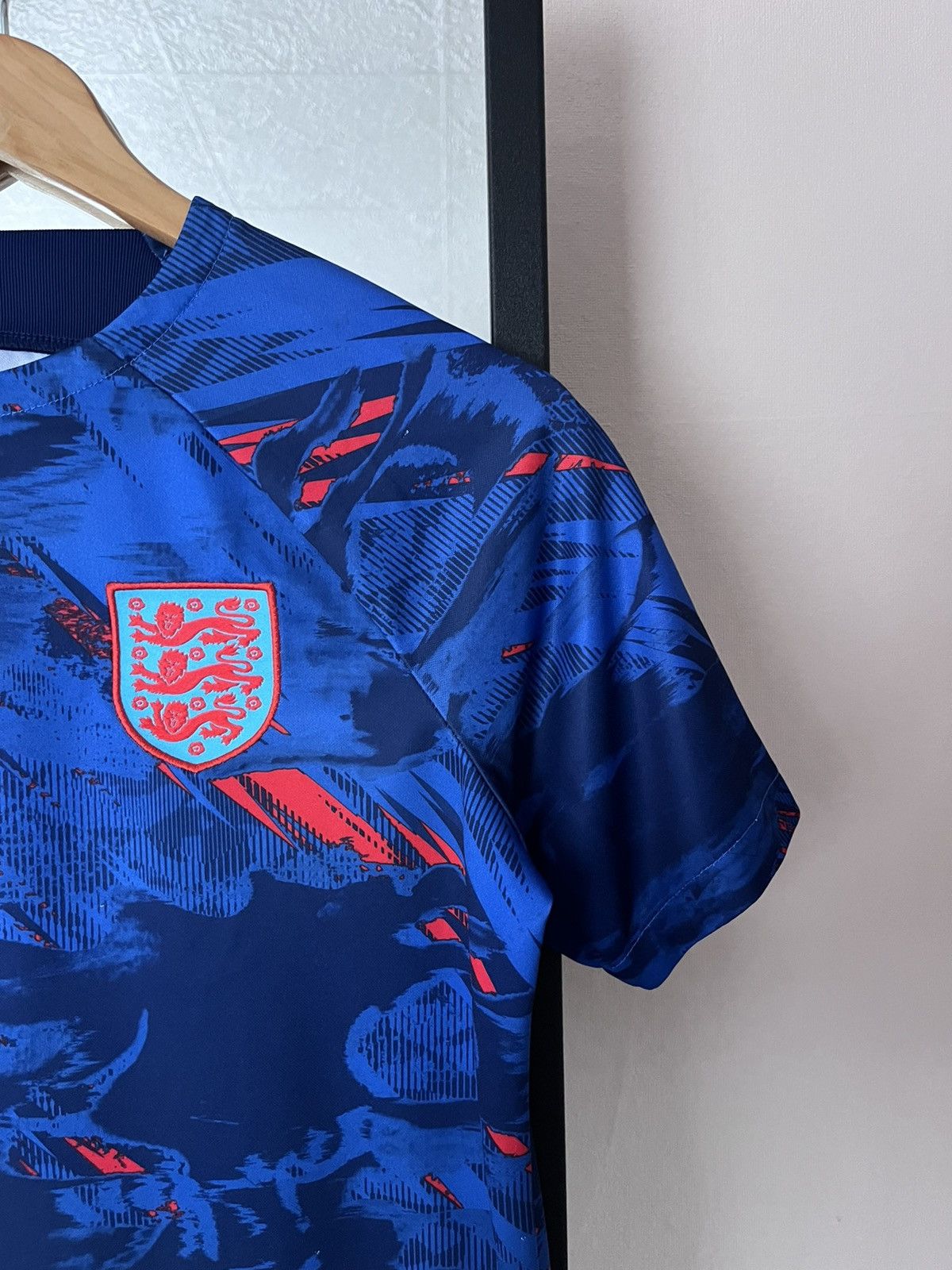 Nike Blokecore ⚽️ Nike England home football shirt Y2K hype M Size US XS / EU 42 / 0 - 3 Thumbnail