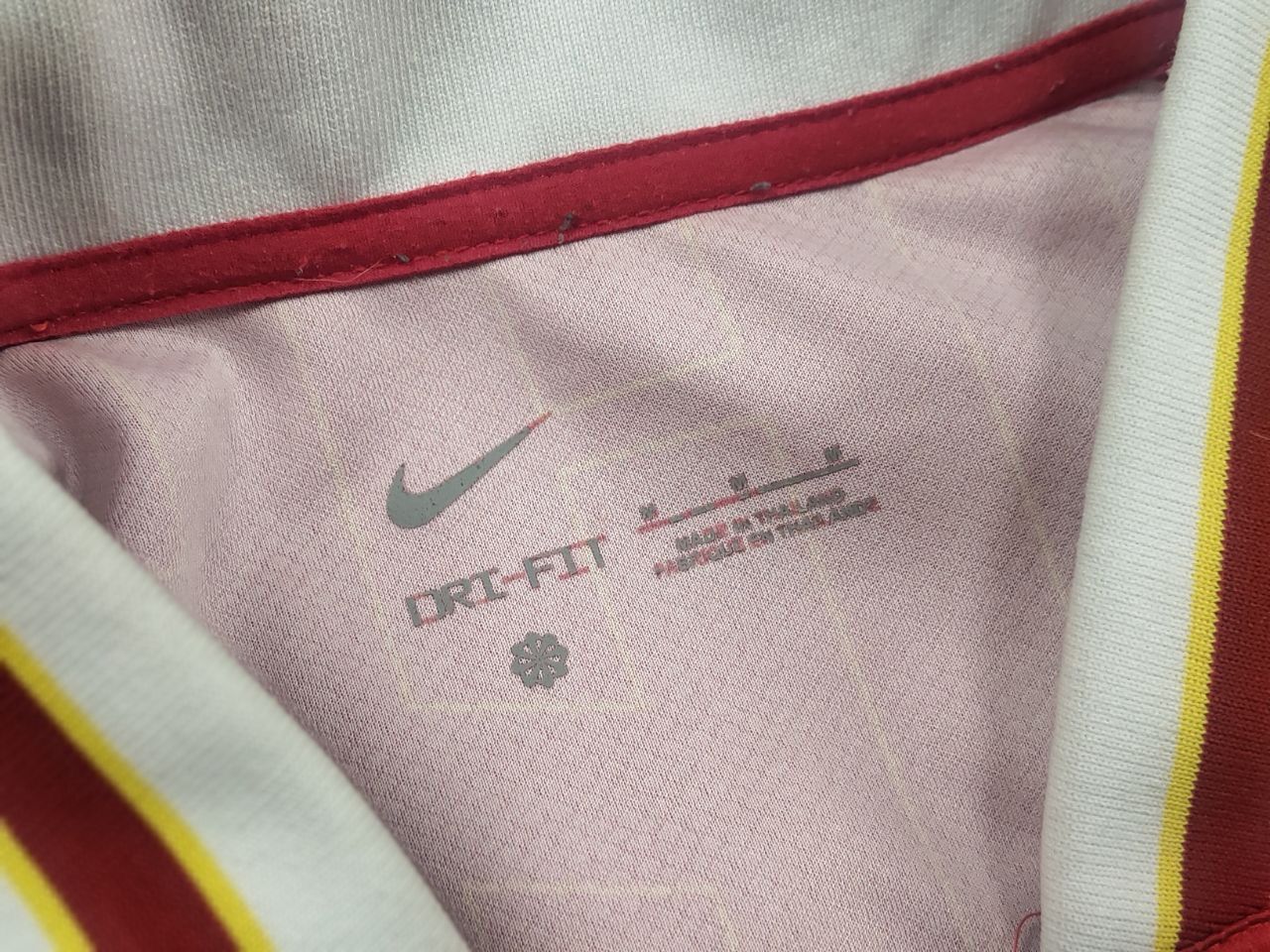Vintage Liverpool FC Nike 24/25 Soccer Football Jersey Authentic Size US M / EU 48-50 / 2 - 16 Thumbnail