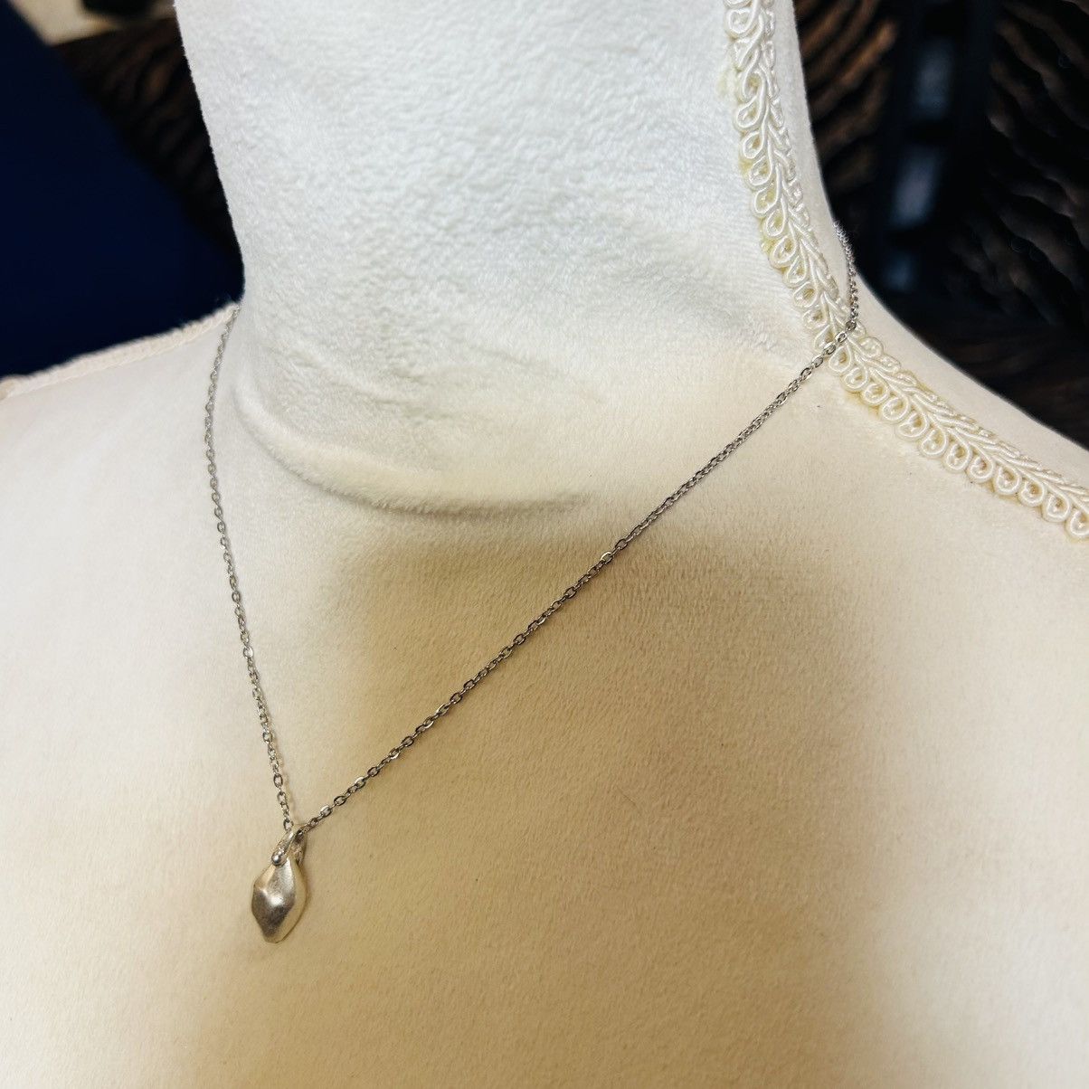 Handmade Handcrafted vintage Fossil pendant on chain necklace Size ONE SIZE - 3 Thumbnail