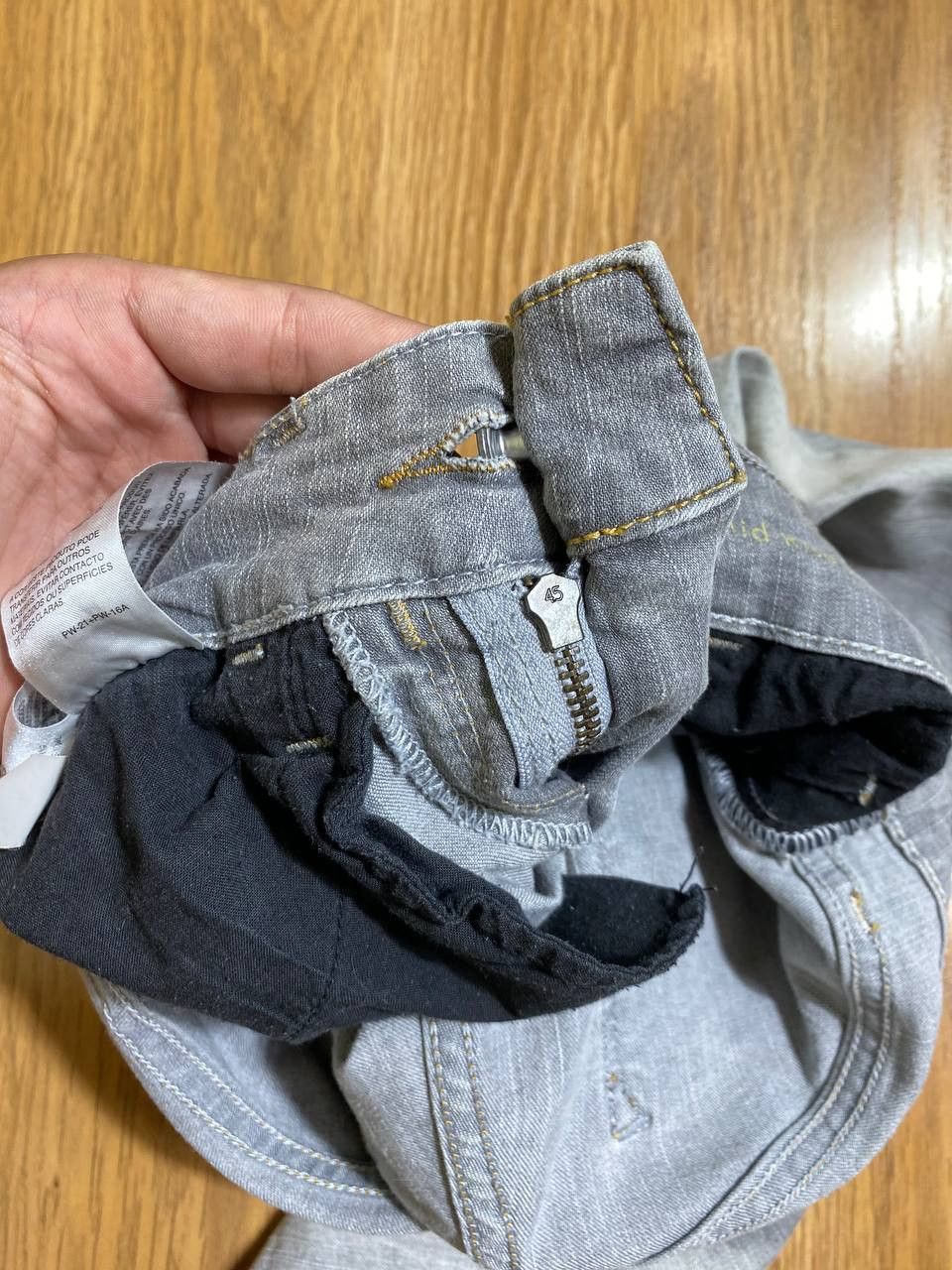 Calvin Klein × Vintage Vintage Y2K Light Wash Calvin Klein Essential Denim Jeans! Size US 26 / EU 42 - 4 Thumbnail