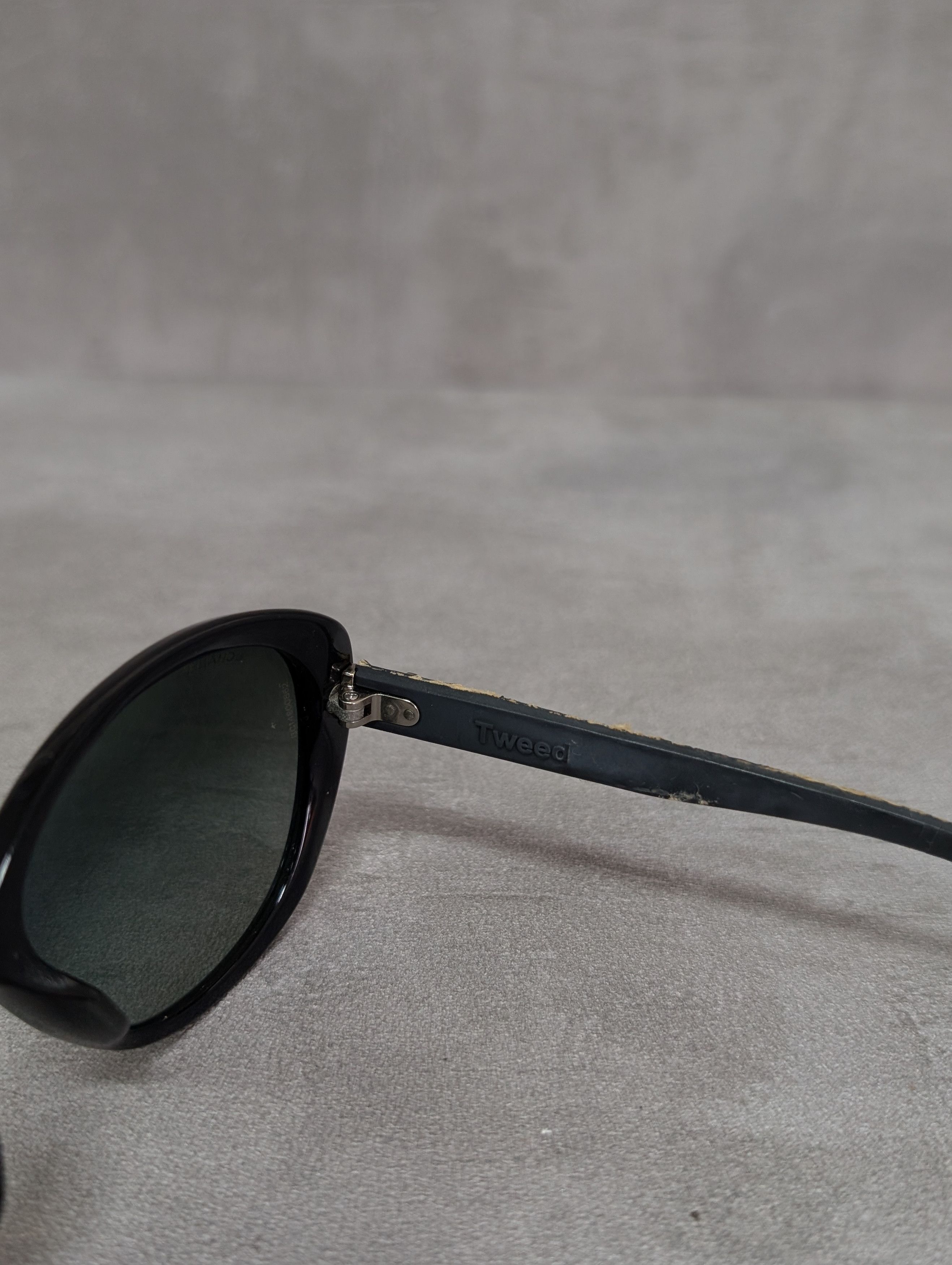 Chanel Chanel Black Frames With Tweed Arms Sunglasses Size ONE SIZE - 5 Thumbnail