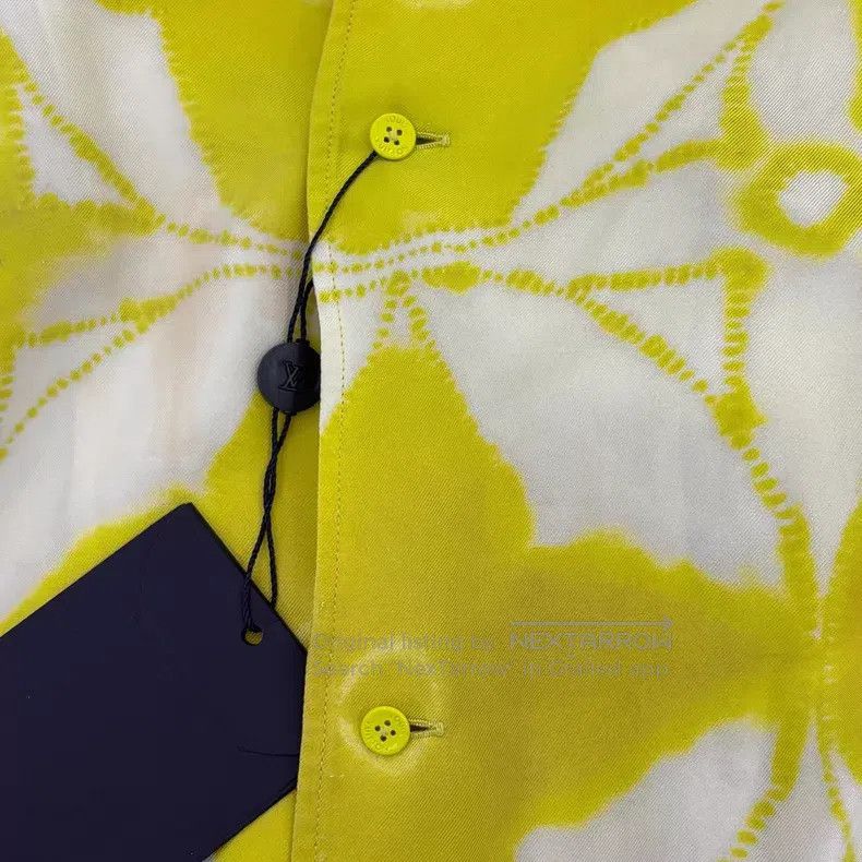 Louis Vuitton Louis Vuitton Lemon yellow twist dyed mulberry silk short Size US XS / EU 42 / 0 - 7 Thumbnail