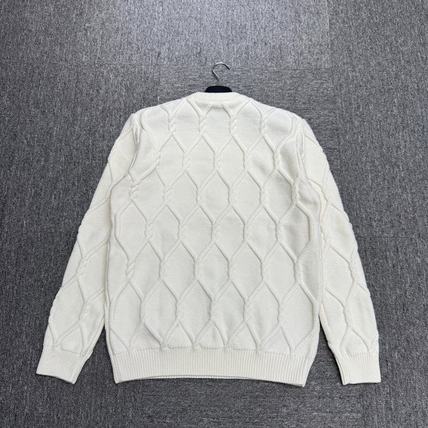 Louis Vuitton LV Pearl Three Flowers Wool Sweater XL Size XL / US 12-14 / IT 48-50 - 5 Thumbnail