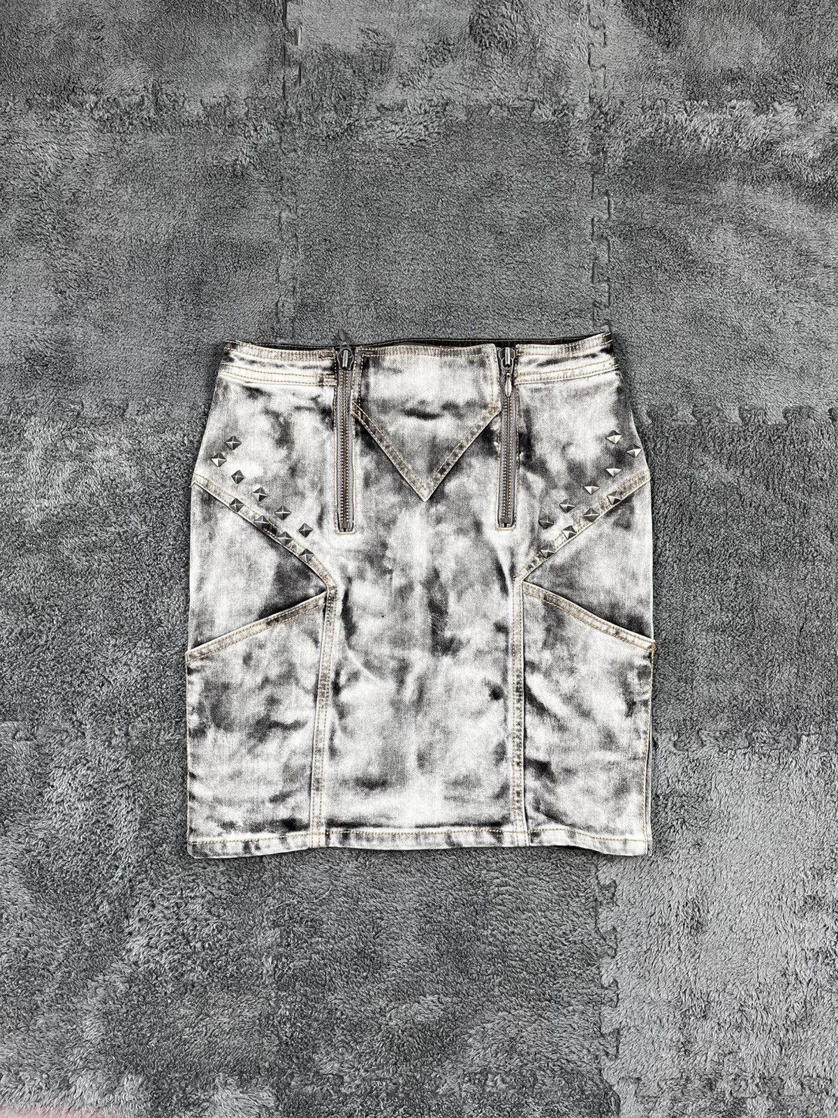 Japanese Brand Vintage Y2K washed tie dye avant garde mini skirt Size 28" / US 6 / IT 42 - 1 Thumbnail