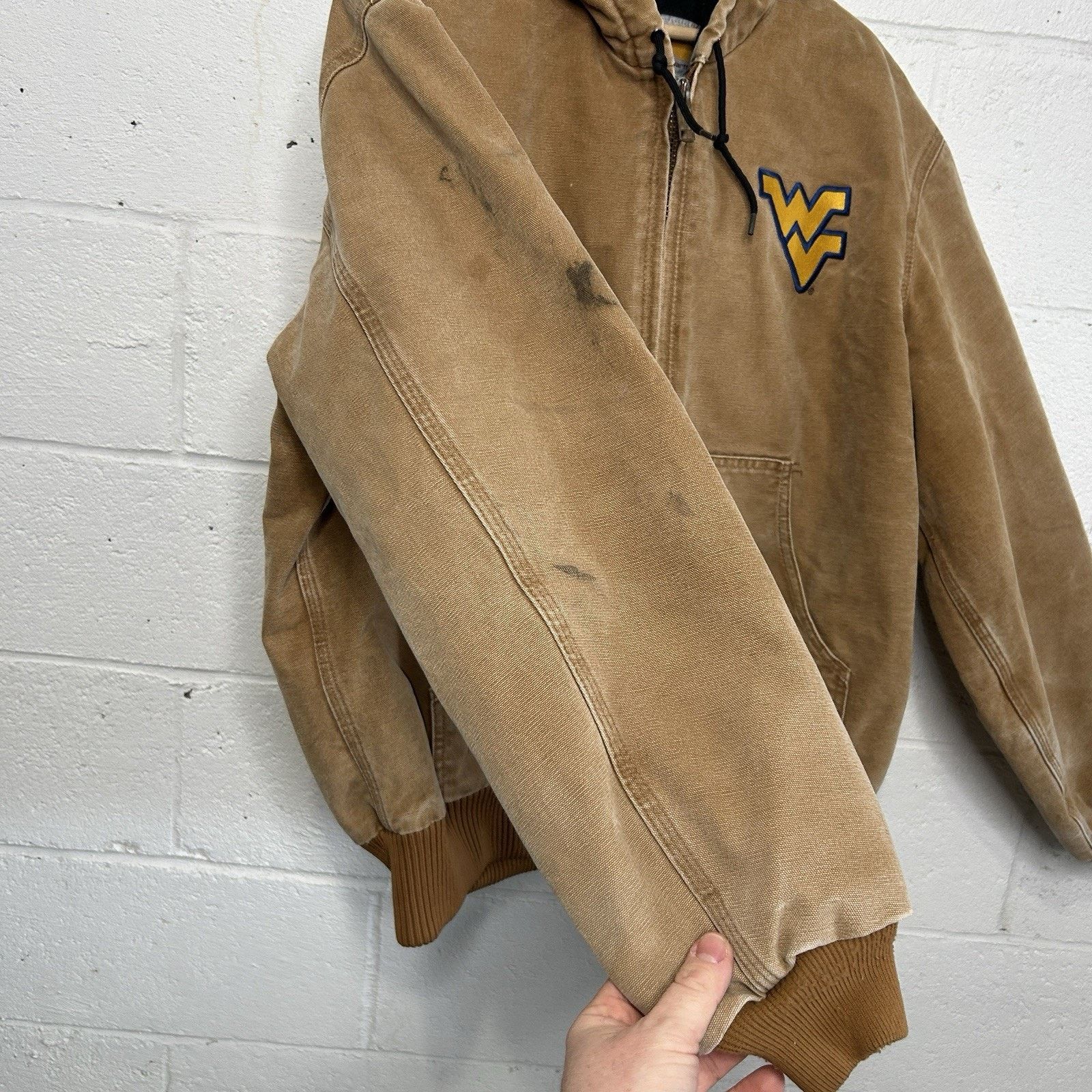 Carhartt NCAA X Carhartt Quilted Active Jacket “WVU Mountaineers" Size US L / EU 52-54 / 3 - 6 Thumbnail