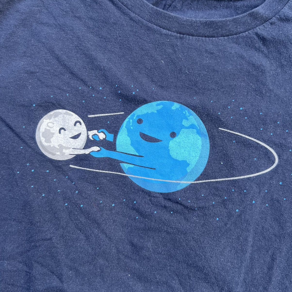 Vintage Vintage Earth T Shirt Tee Graphic Tee Size US L / EU 52-54 / 3 - 5 Thumbnail