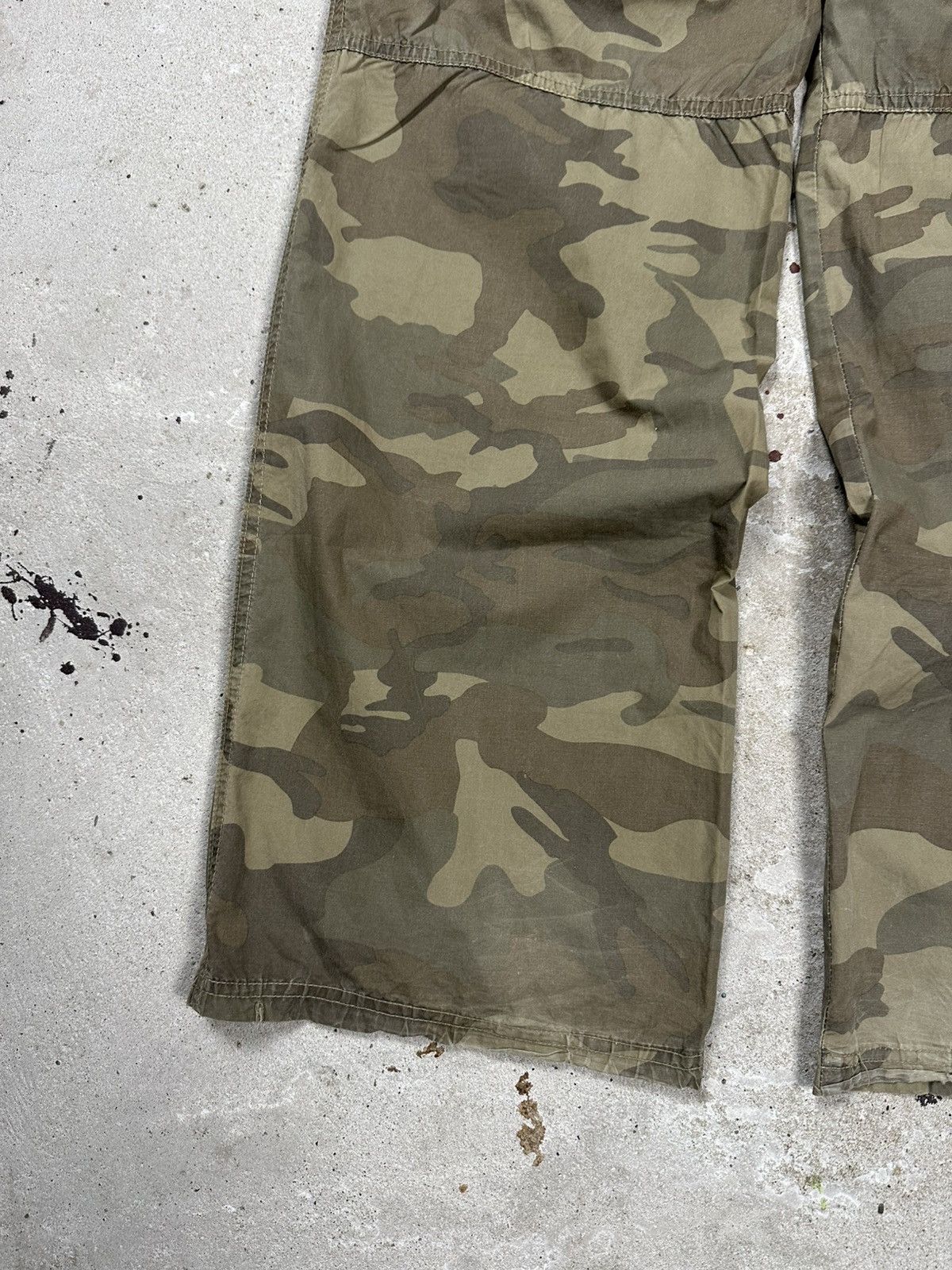 Japanese Brand × Vintage Vintage Y2K Washed Camo Cargo Flare Pants Boot Cut Size US 30 / EU 46 - 11 Thumbnail