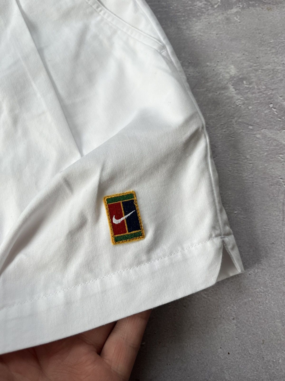 Nike Vintage Nike Shorts 90s Nike Court Shorts tennis White SZ 30 Size US 30 / EU 46 - 2 Thumbnail