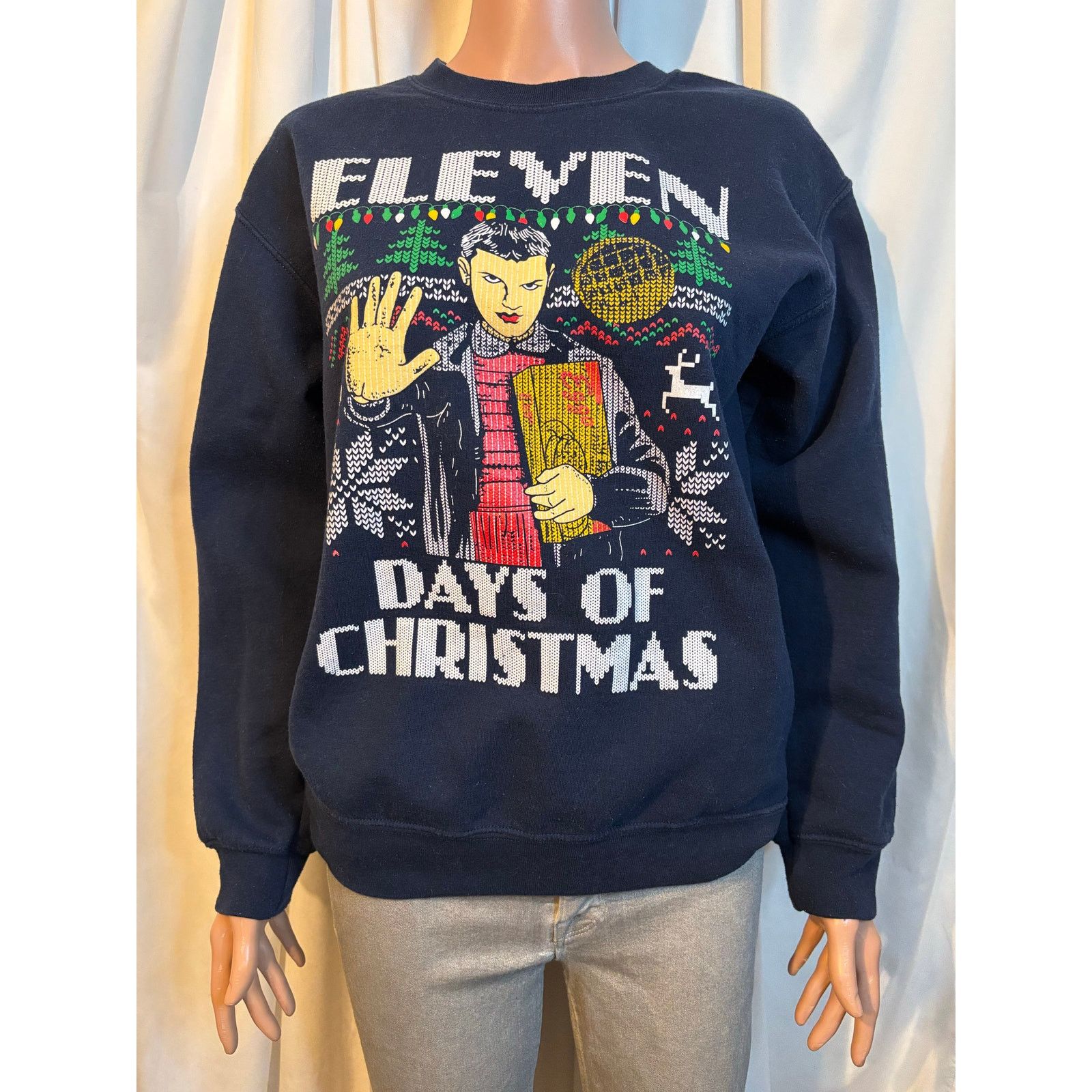 Gildan Stranger Things 11 Days of Christmas Sweater Size Small Size S / US 4 / IT 40 - 1 Thumbnail