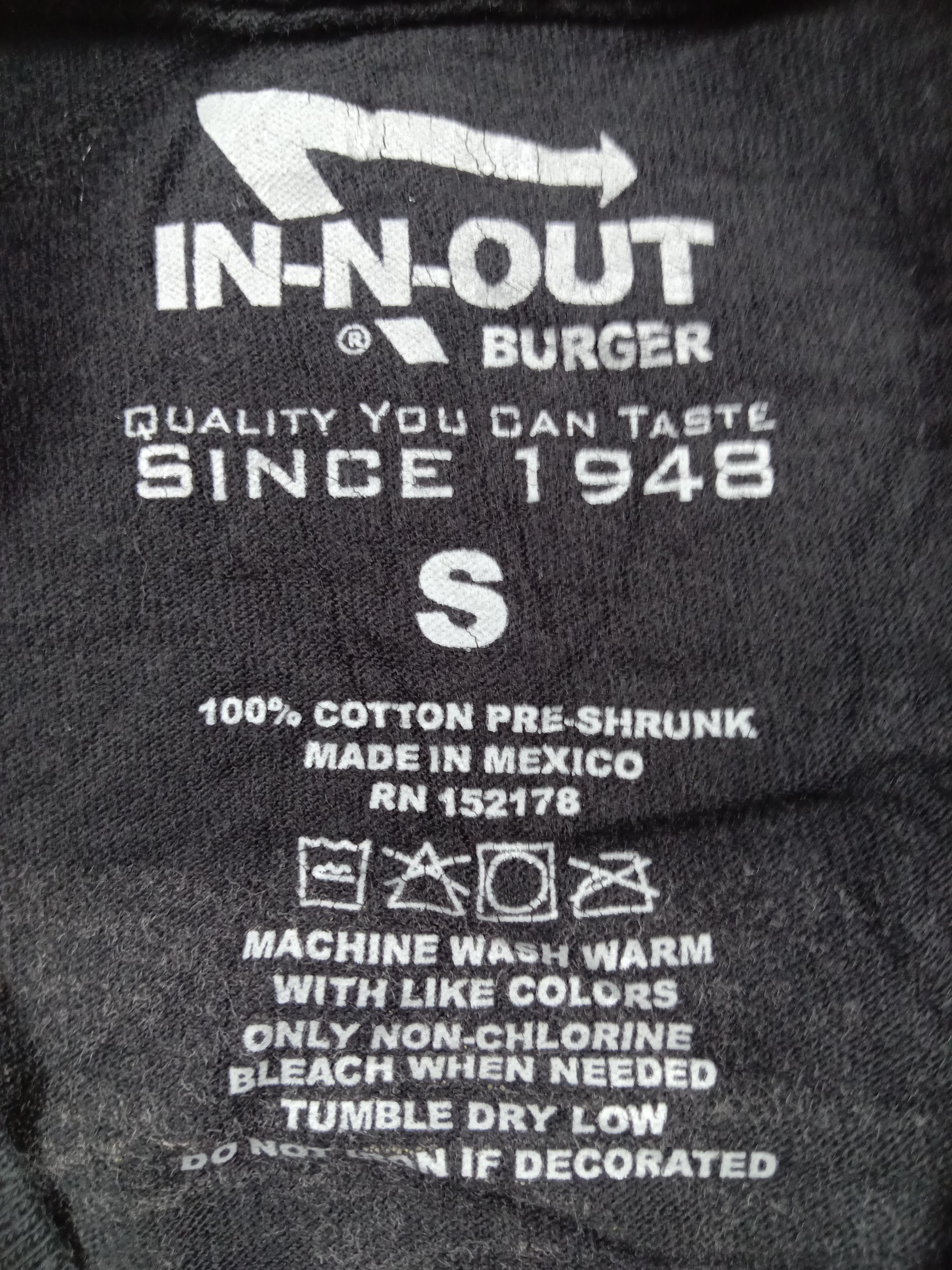 Vintage Vintage In N Out Burgers Vladimir KushT Shirt Size US S / EU 44-46 / 1 - 7 Thumbnail