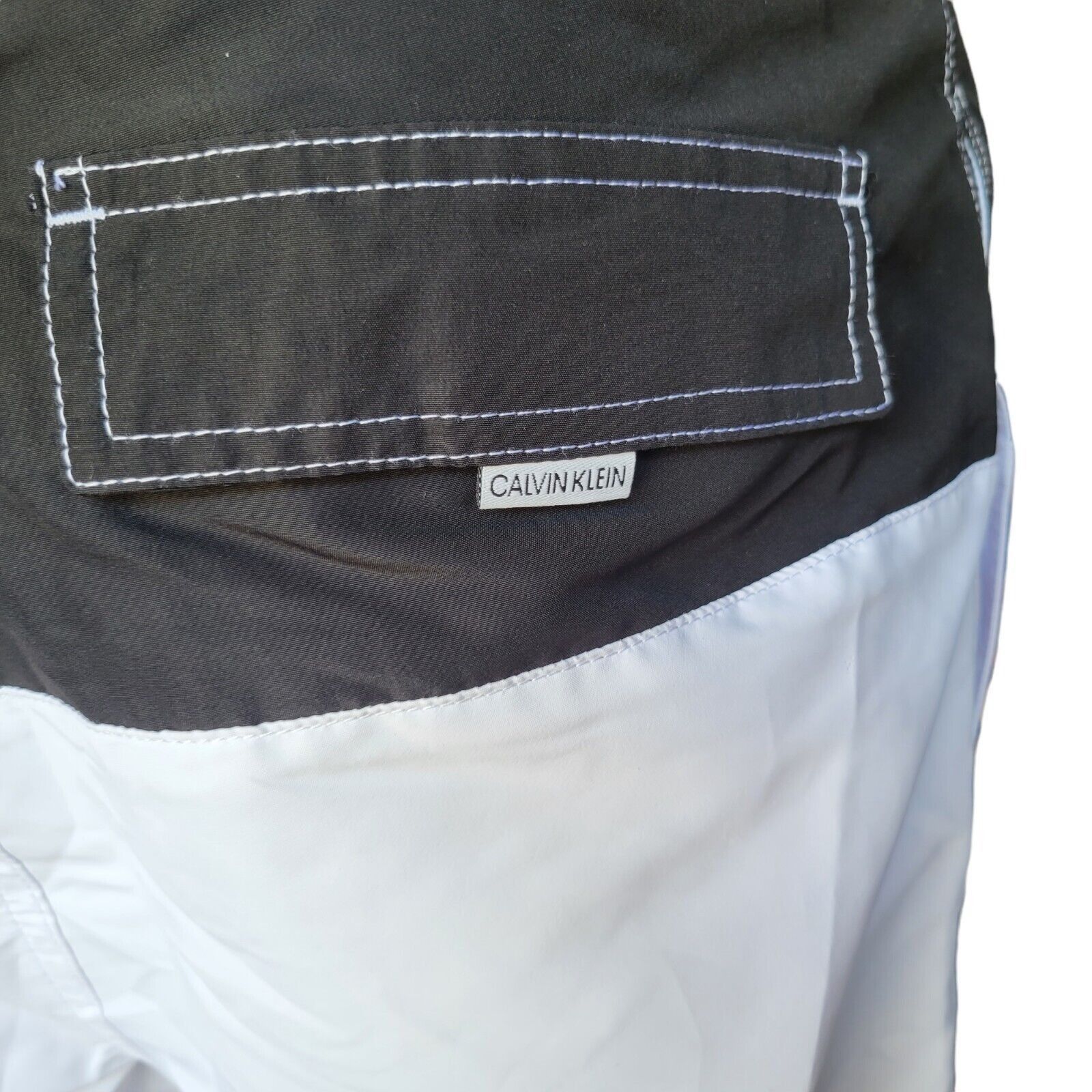 Calvin Klein Men's Calvin Klein Swimwear. Size Small Size US 30 / EU 46 - 4 Thumbnail