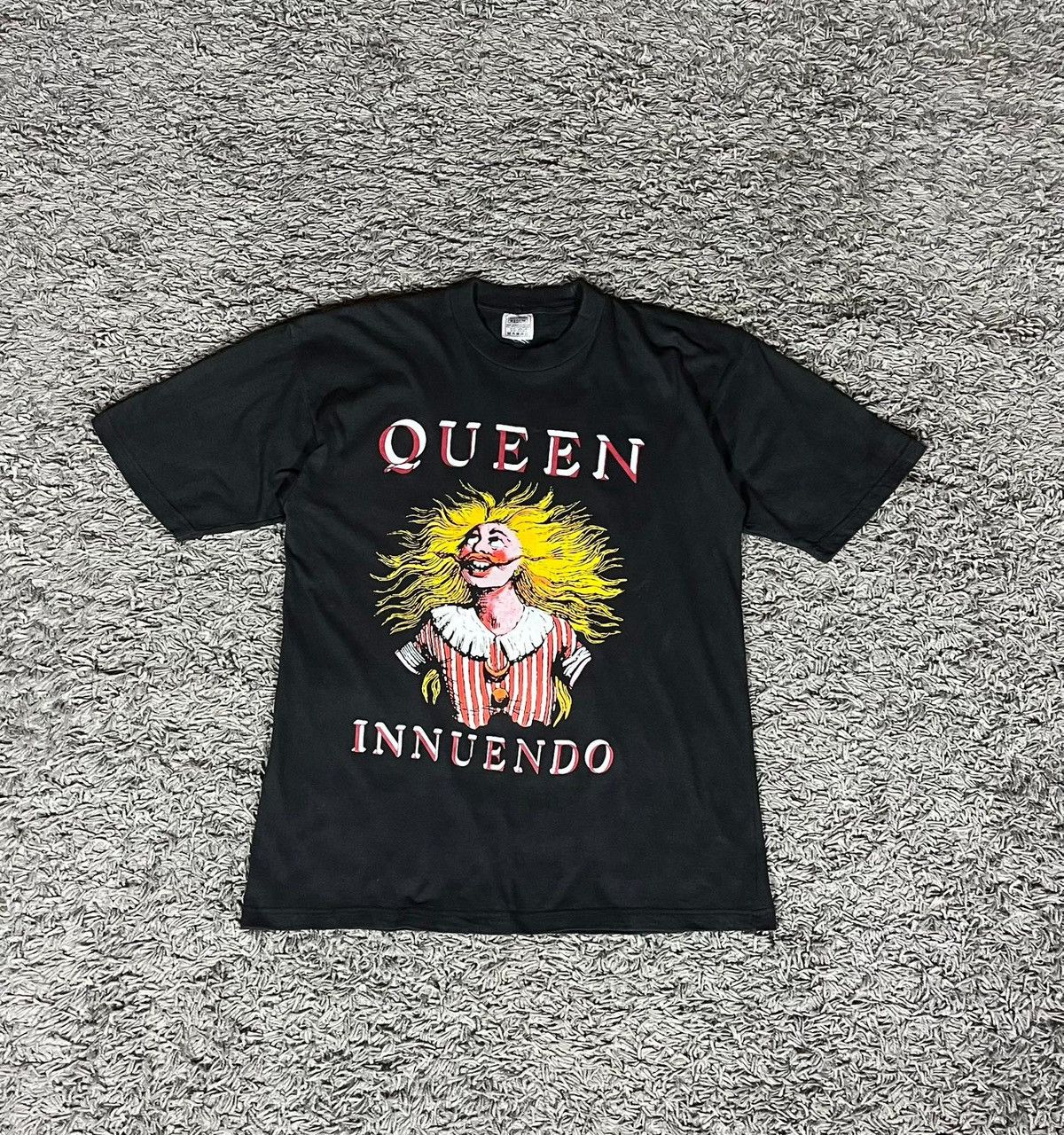 Band Tees Queen 1991 Innuendo Vintage Tshirt Music Album RARE Freddie Size US M / EU 48-50 / 2 - 1 Thumbnail