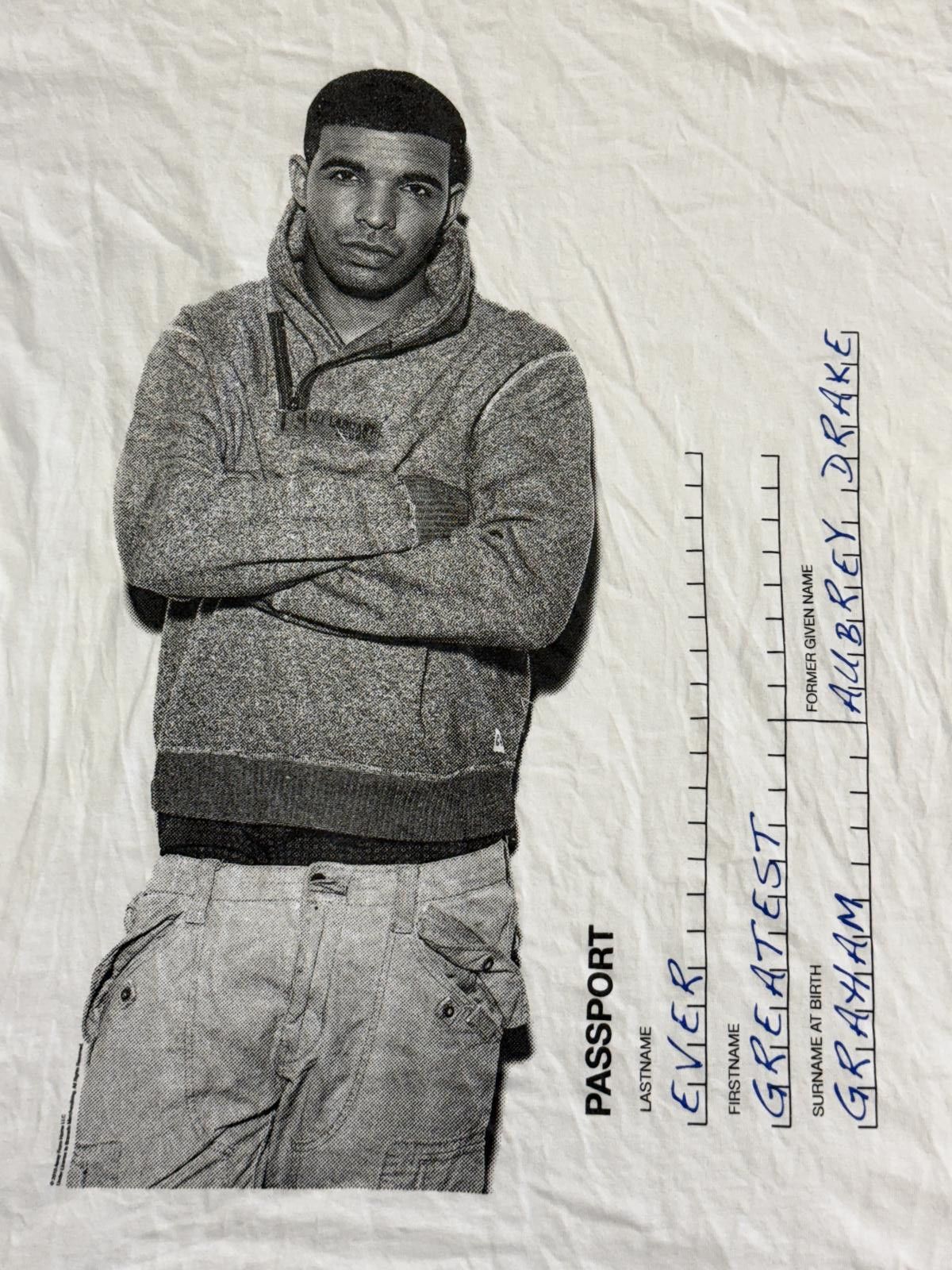 Designer Drake Passport T-shirt First name Greatest Last nave Ever Size US L / EU 52-54 / 3 - 3 Thumbnail