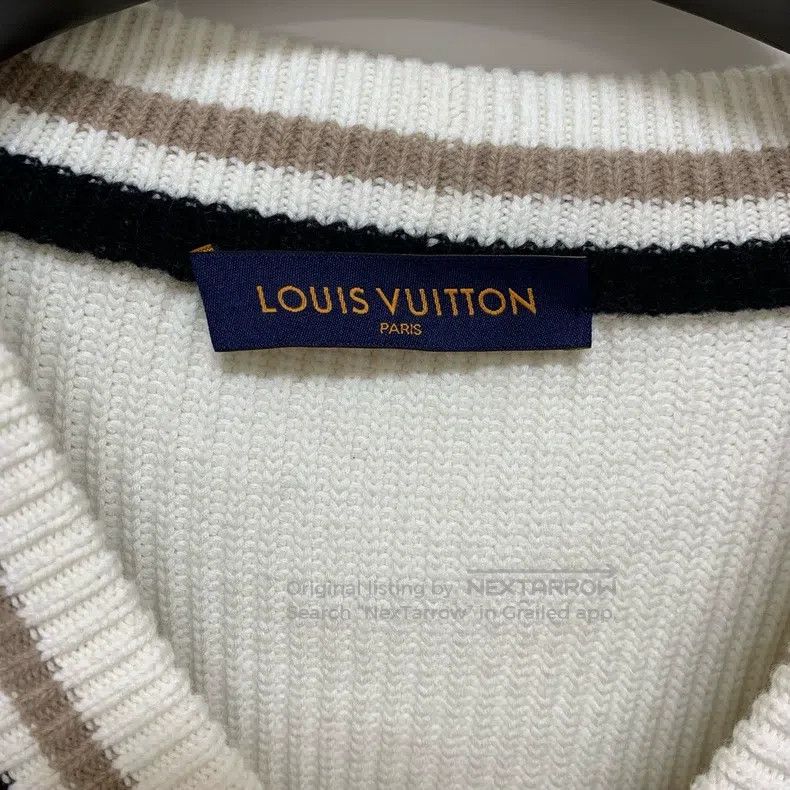 Louis Vuitton Louis Vuitton Contrasting V-neck jacquard knit sweater Size US S / EU 44-46 / 1 - 3 Thumbnail