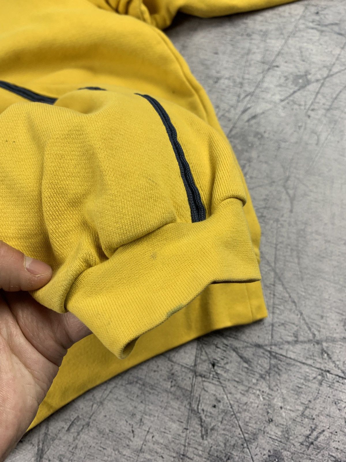 Nike Vintage Nike Sweatshirt Crewneck Embroidered Logo Trashed Size XXS / US 00 / IT 34 - 16 Thumbnail