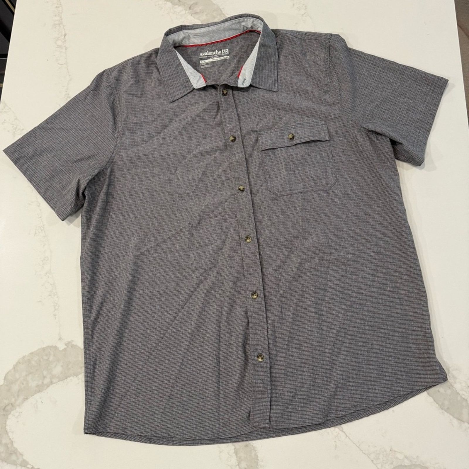 Avalanche Avalanche Casual Short Sleeve ButtonUp Mens XL Gray Outdoors Size US XL / EU 56 / 4 - 1 Thumbnail