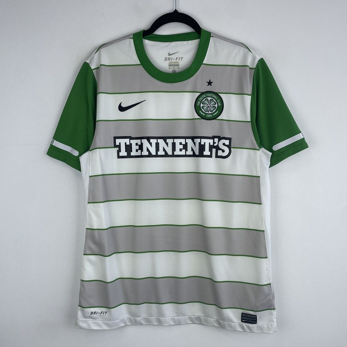 Nike Celtic Nike Away Soccer Jersey Shirt Men 2011/2012 size M Size US M / EU 48-50 / 2 - 1 Thumbnail