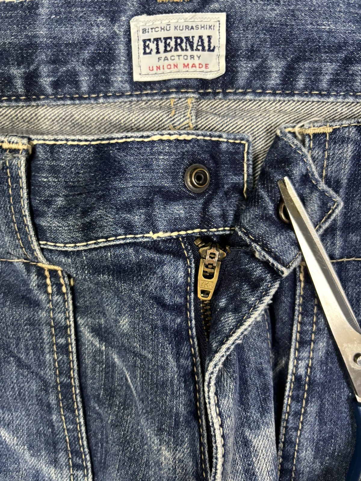 Japanese Brand Vintage 90s Eternal Union Made Cracked Wash Bush Denim Pants Size US 31 - 18 Thumbnail