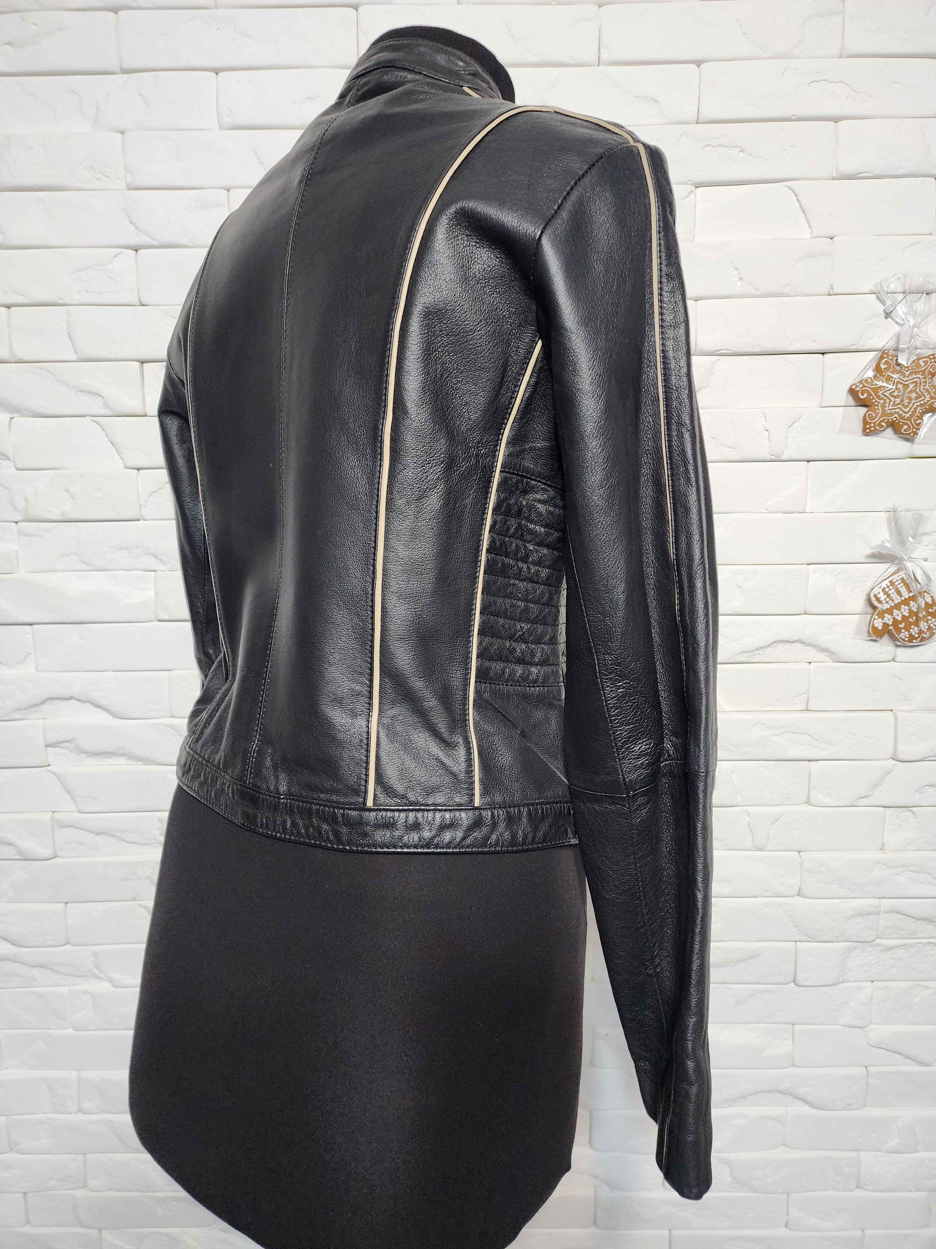 Other Black Leather Women's Jacket: Zippered Sport Style. Size M / US 6-8 / IT 42-44 - 5 Thumbnail