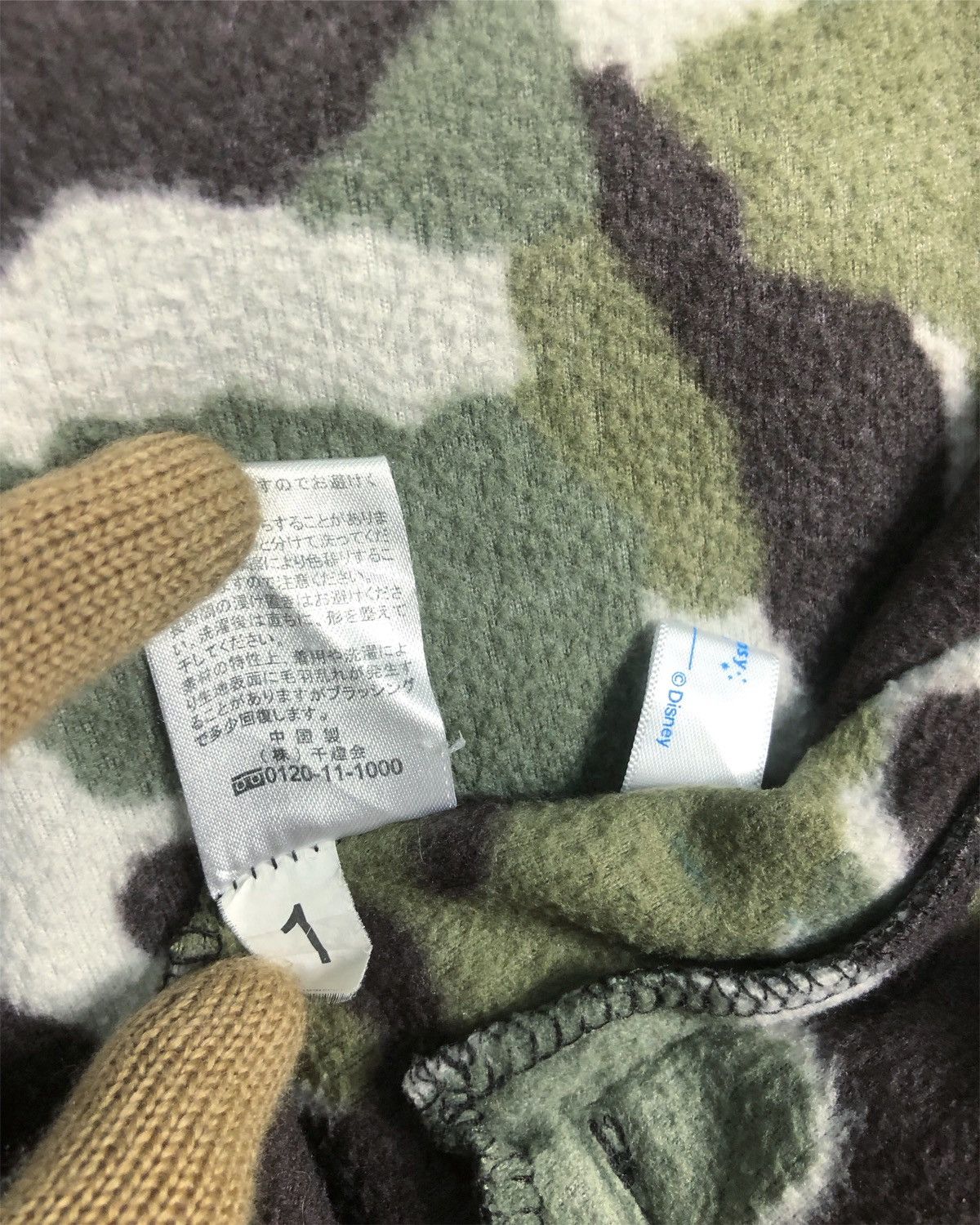 Mickey Mouse × Vintage Rare Vintage Disney Mickey Mouse Camo Hoodie Size US L / EU 52-54 / 3 - 9 Thumbnail