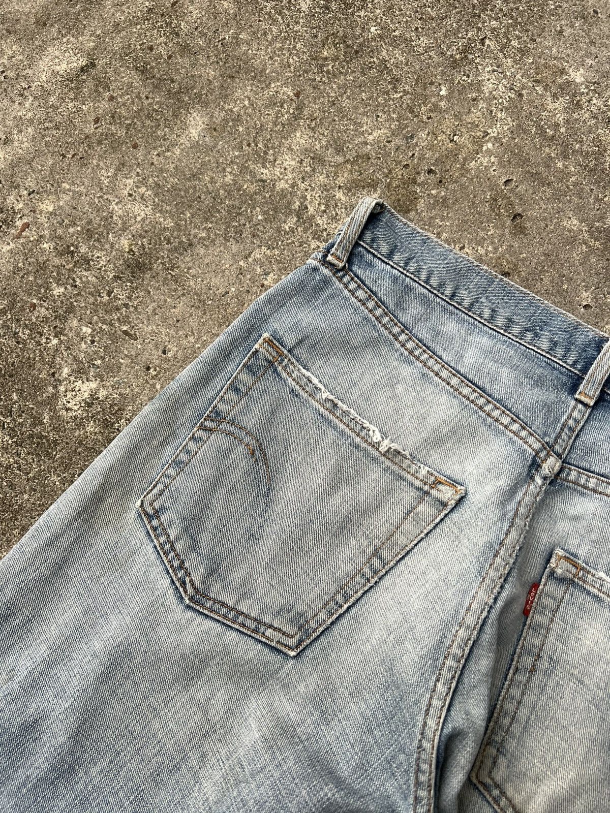 Levi's Vintage Levis 533 Distressed Light Wash Jean Size US 32 / EU 48 - 15 Thumbnail
