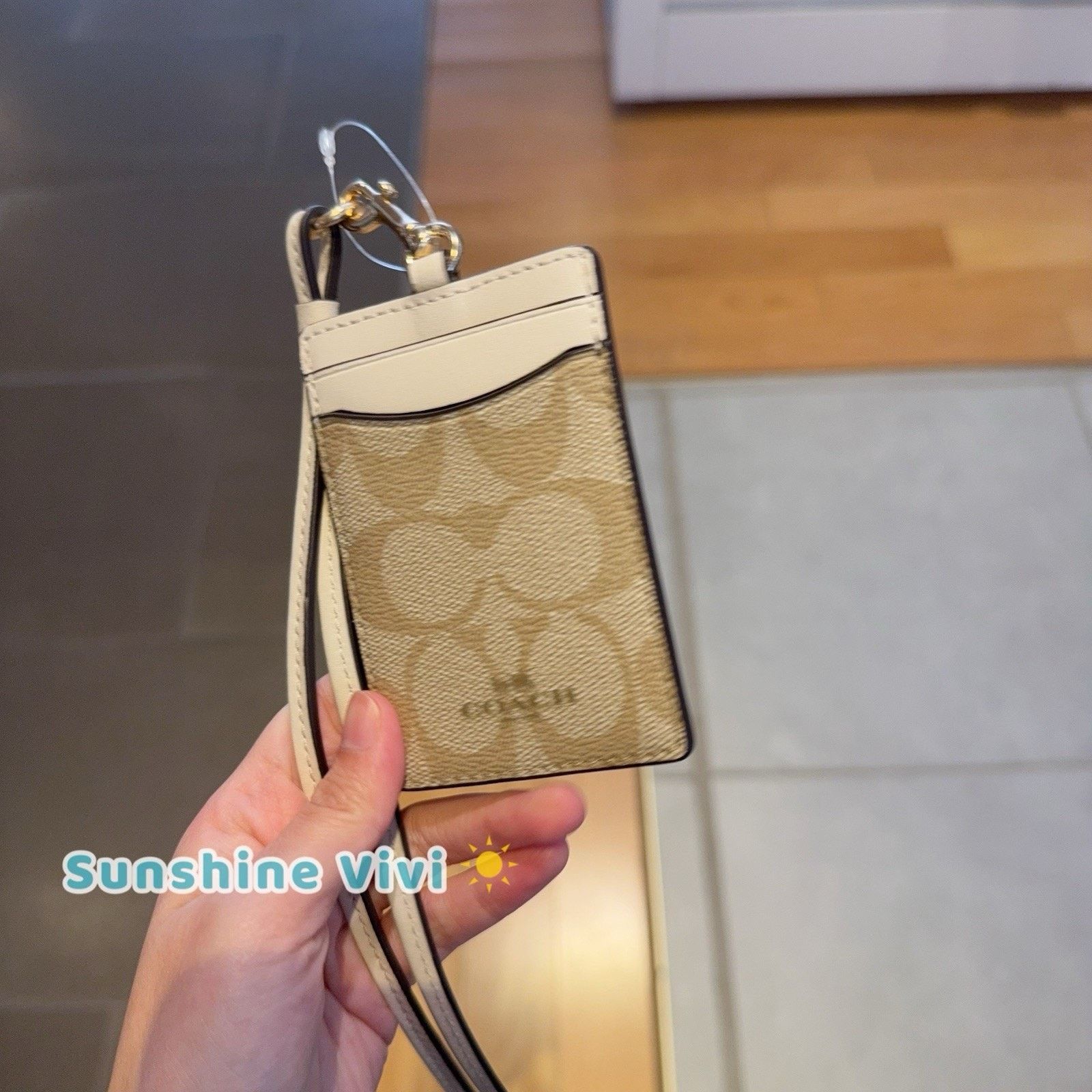 Coach NWT COACH 63274 Lanyard ID Badge Holder Gold/Sand/Chalk Size ONE SIZE - 1 Thumbnail