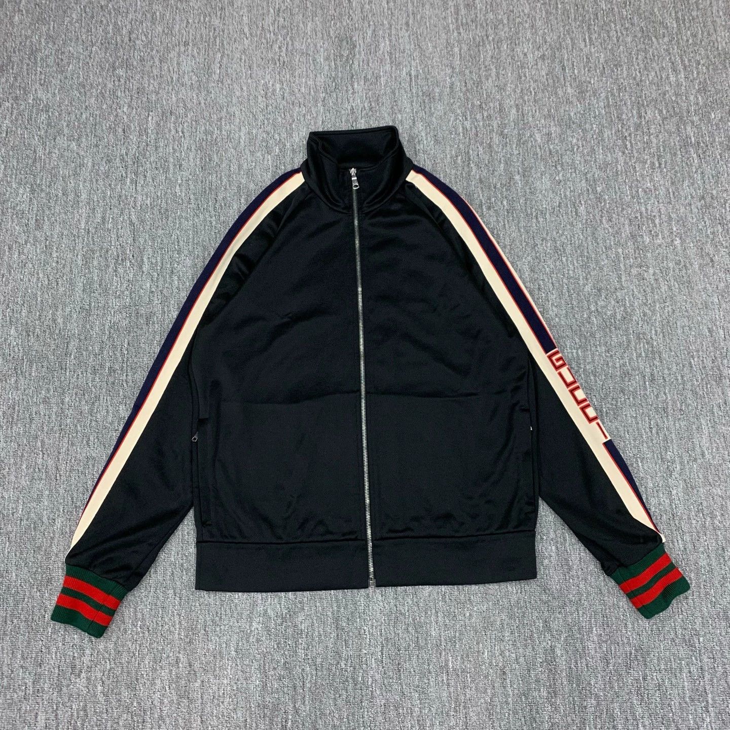 Gucci gucci black logo jacket with side stripes Size US M / EU 48-50 / 2 - 1 Thumbnail