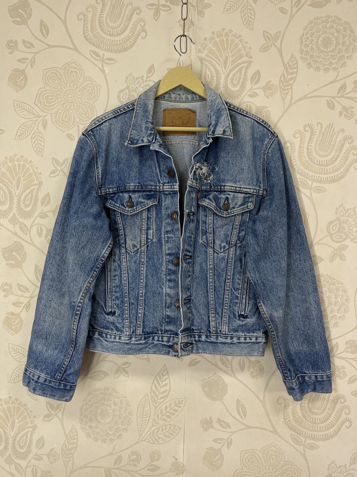 LVC × Levi's Vintage Clothing × Vintage Vintage Levis Trucker Denim Jacket Distressed Skull Patches Size US M / EU 48-50 / 2 - 3 Thumbnail
