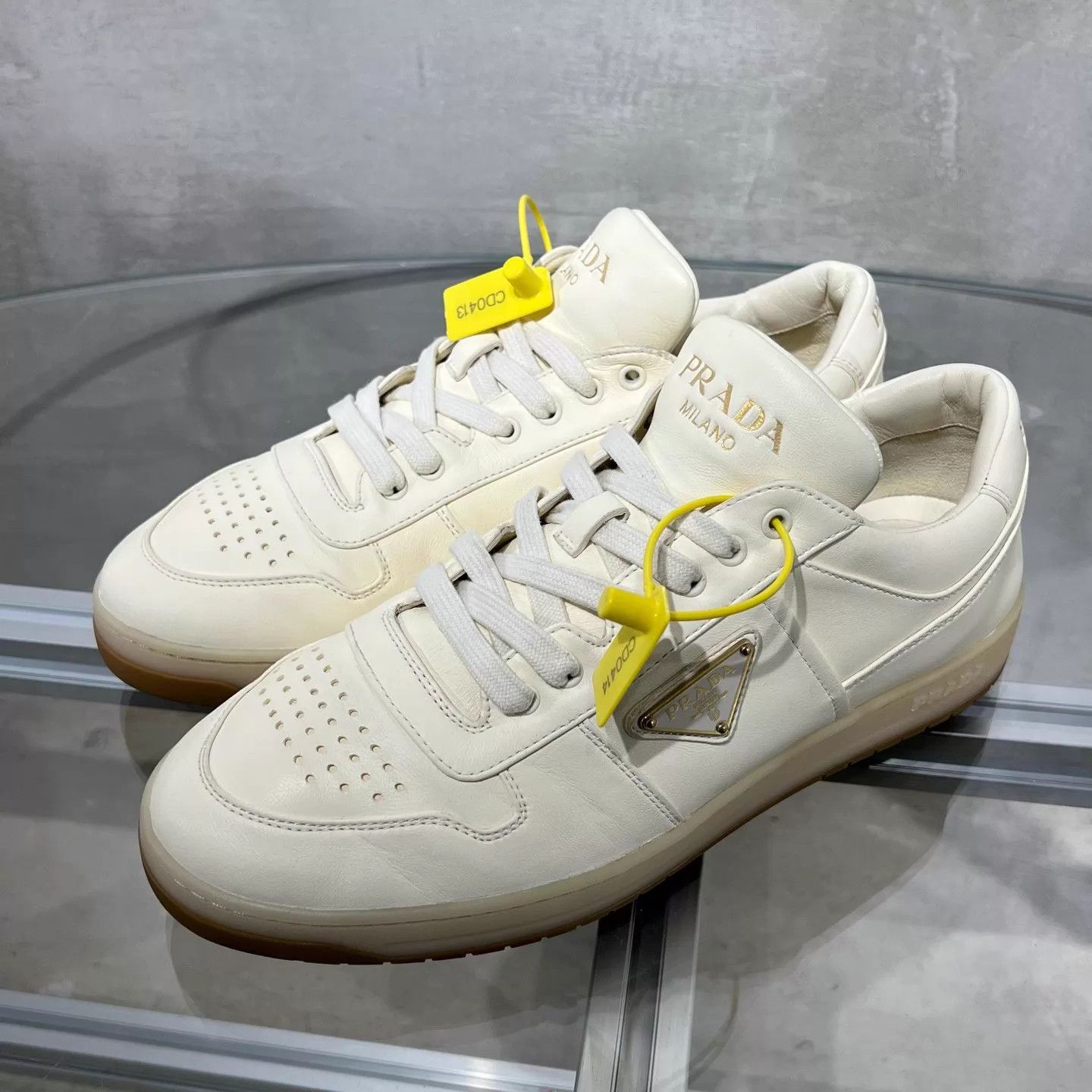 Prada Prada Downtown Ivory Triangle Logo Sneakers 42 EU Size US 9 / EU 42 - 2 Thumbnail