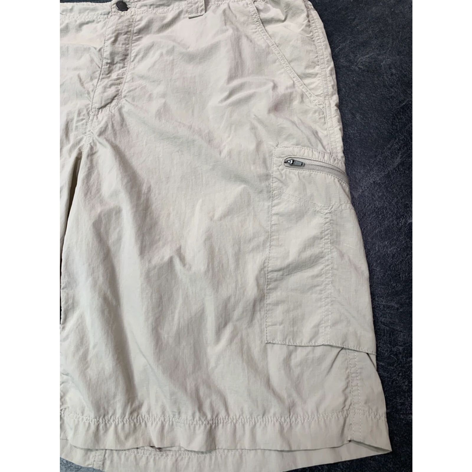 Vintage Columbia Cargo Shorts 42x12 Khaki Nylon Mens Size US 42 / EU 58 - 2 Thumbnail