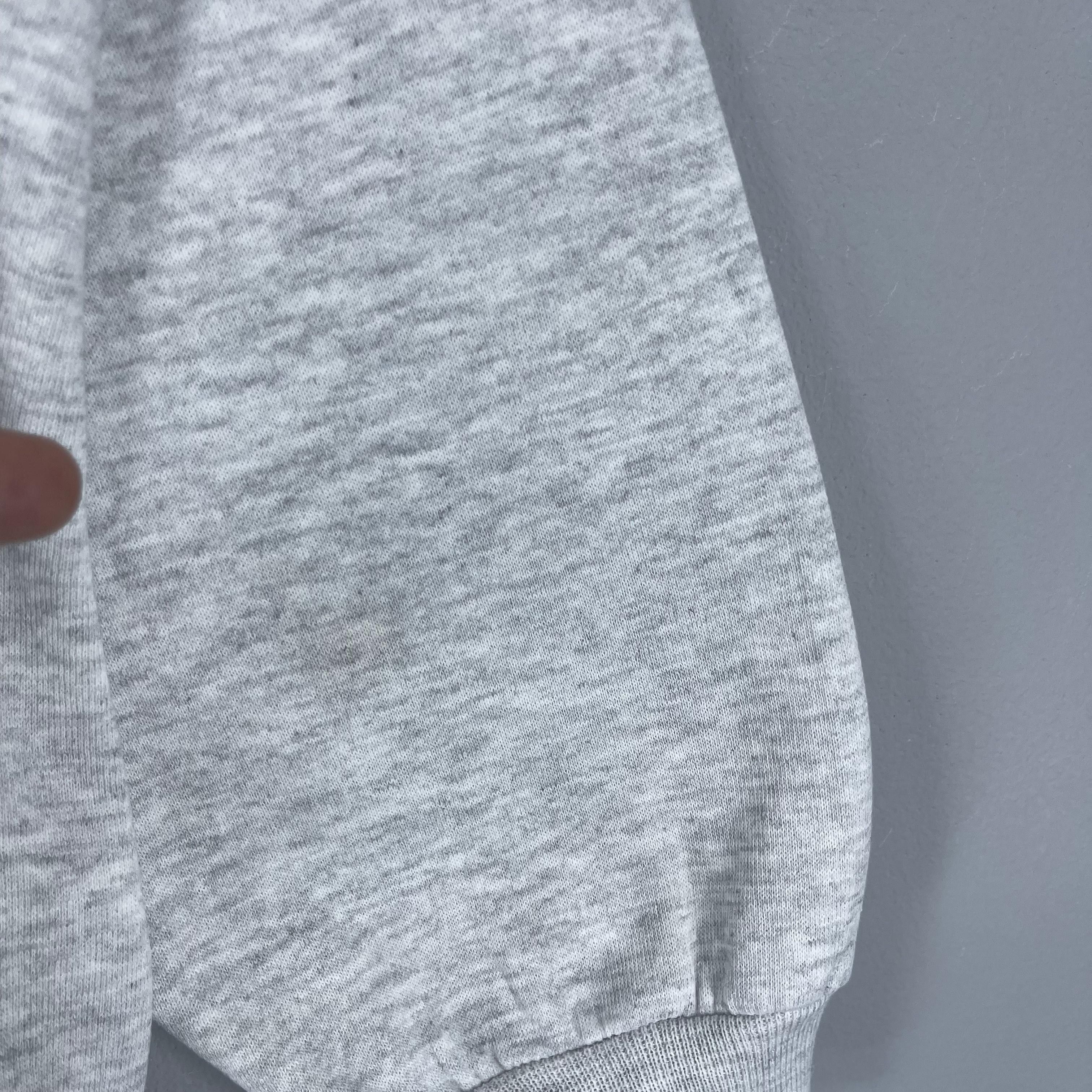 Vintage Vintage 90's AON University Spellout Embroidery Sweatshirt Size US XL / EU 56 / 4 - 5 Thumbnail