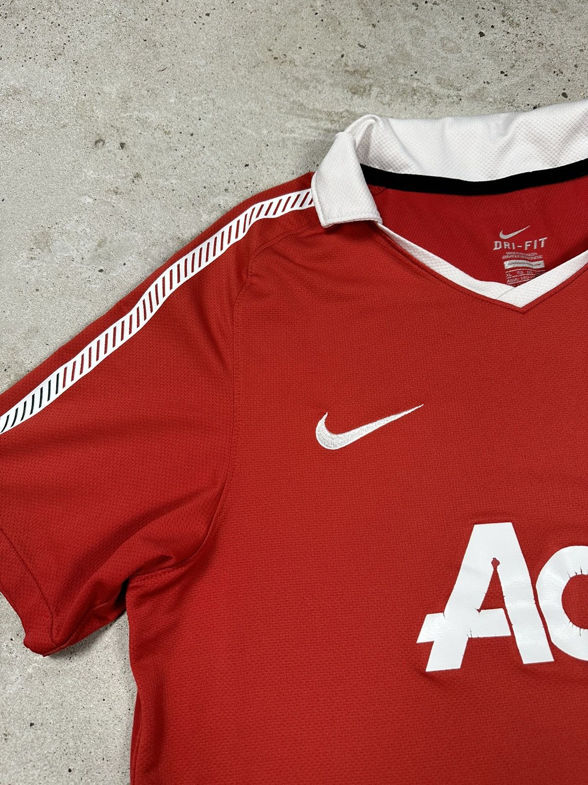 Nike Nike x Manchester United 2010/2011 Home Jersey Size US S / EU 44-46 / 1 - 7 Thumbnail