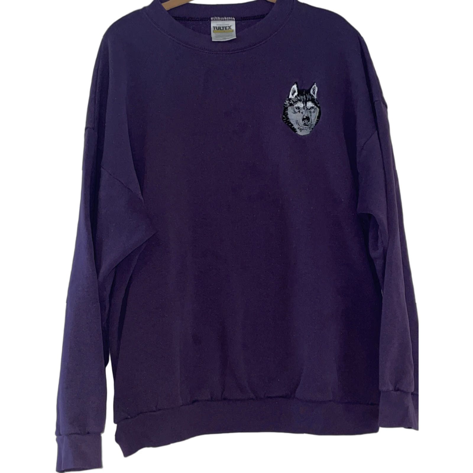 Tultex Vintage Wolf Wildlife Outdoor Embroidered Crewneck Sweatshirt Size 2XL Purple Size US XXL / EU 58 / 5 - 1 Thumbnail