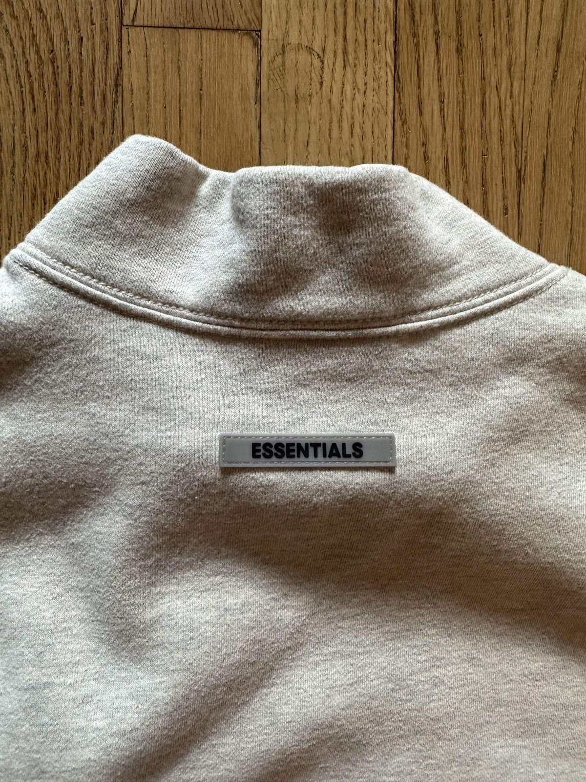 Fear of God Fear of God Essentials Mockneck ‘Light Oatmeal’ Size US XS / EU 42 / 0 - 5 Thumbnail
