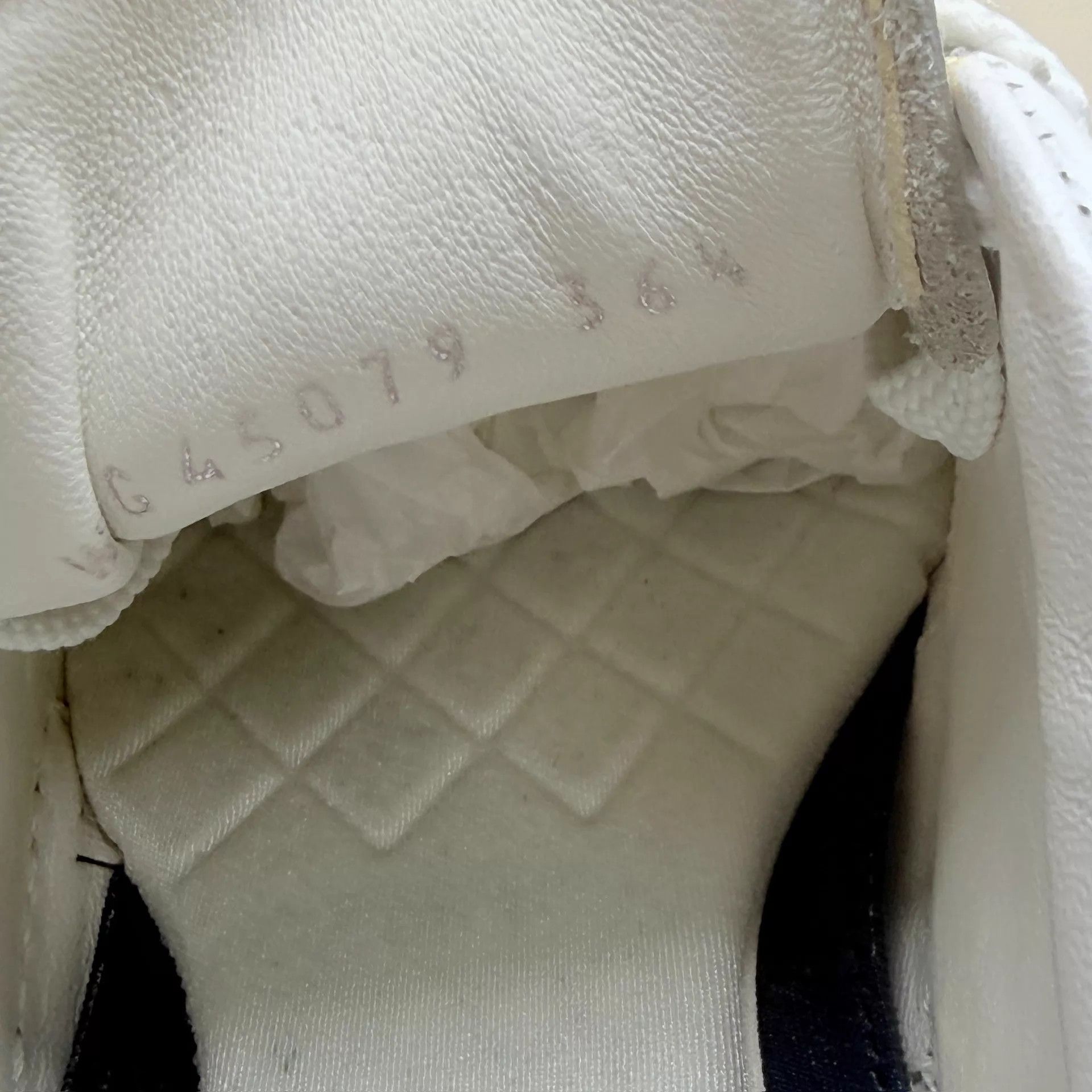 Chanel CHANEL CC Logo White Casual Sneakers 36 95 New Size US 5.5 / IT 35.5 - 7 Thumbnail