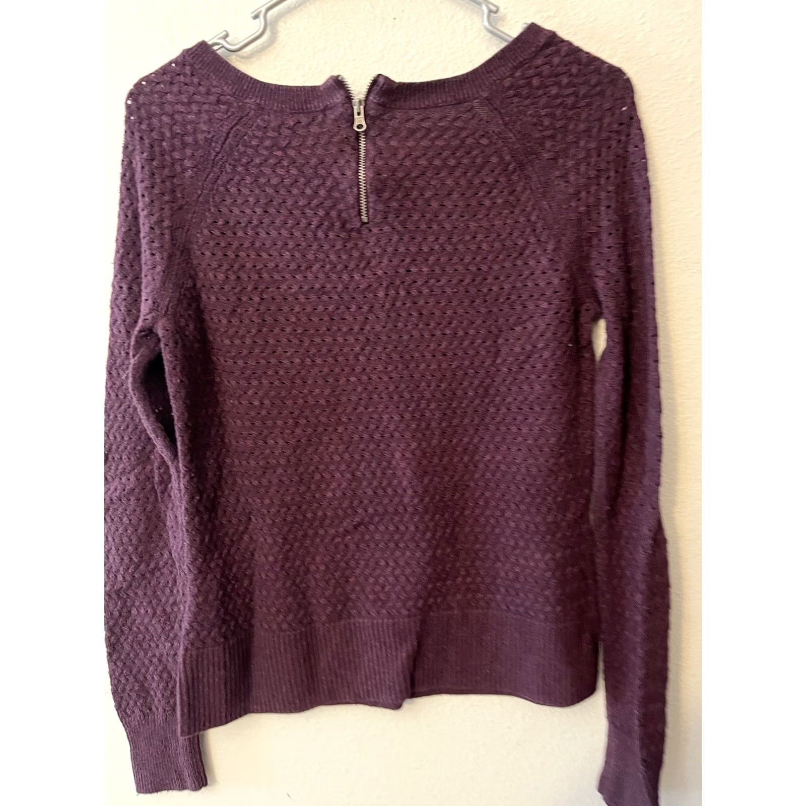 American Eagle Outfitters American Eagle Outfitters Maroon Weave Knit sweater back Women’s Size S Size S / US 4 / IT 40 - 3 Thumbnail