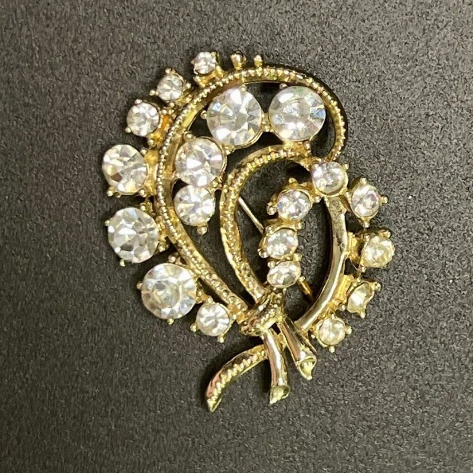 & Other Stories STAR, Silvertone Clear Rhinestone Brooch pin, 1.75 x 1.25” Size ONE SIZE - 1 Preview