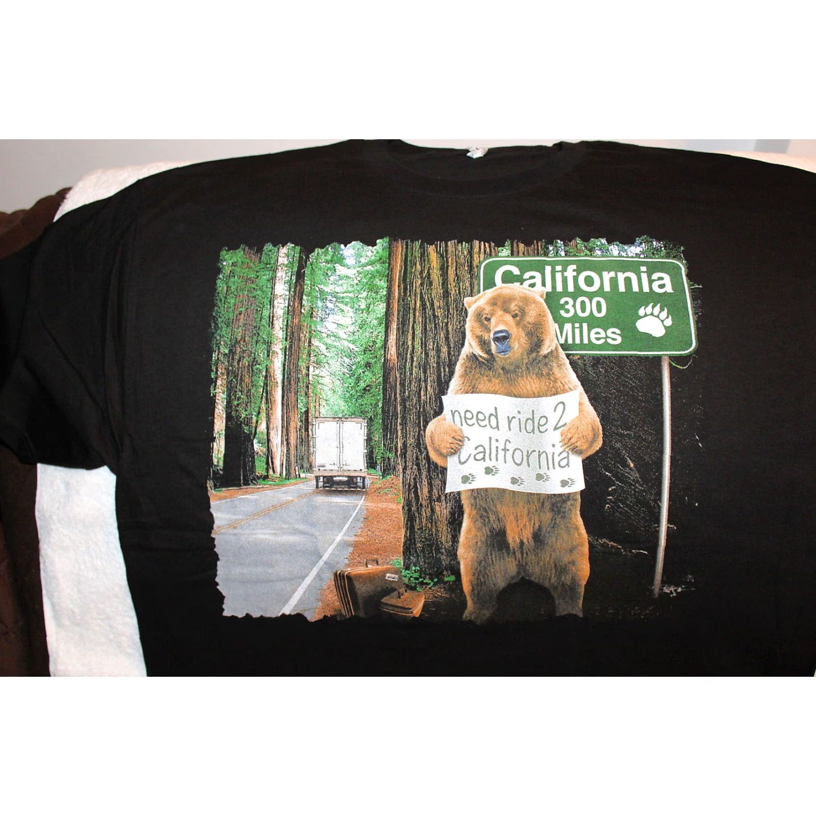 Vintage BEAR HITCHHIKING SEMI TRUCK FOREST TREES NEED RIDE 2 CALIFORNIA T-SHIRT Size US XL / EU 56 / 4 - 2 Thumbnail