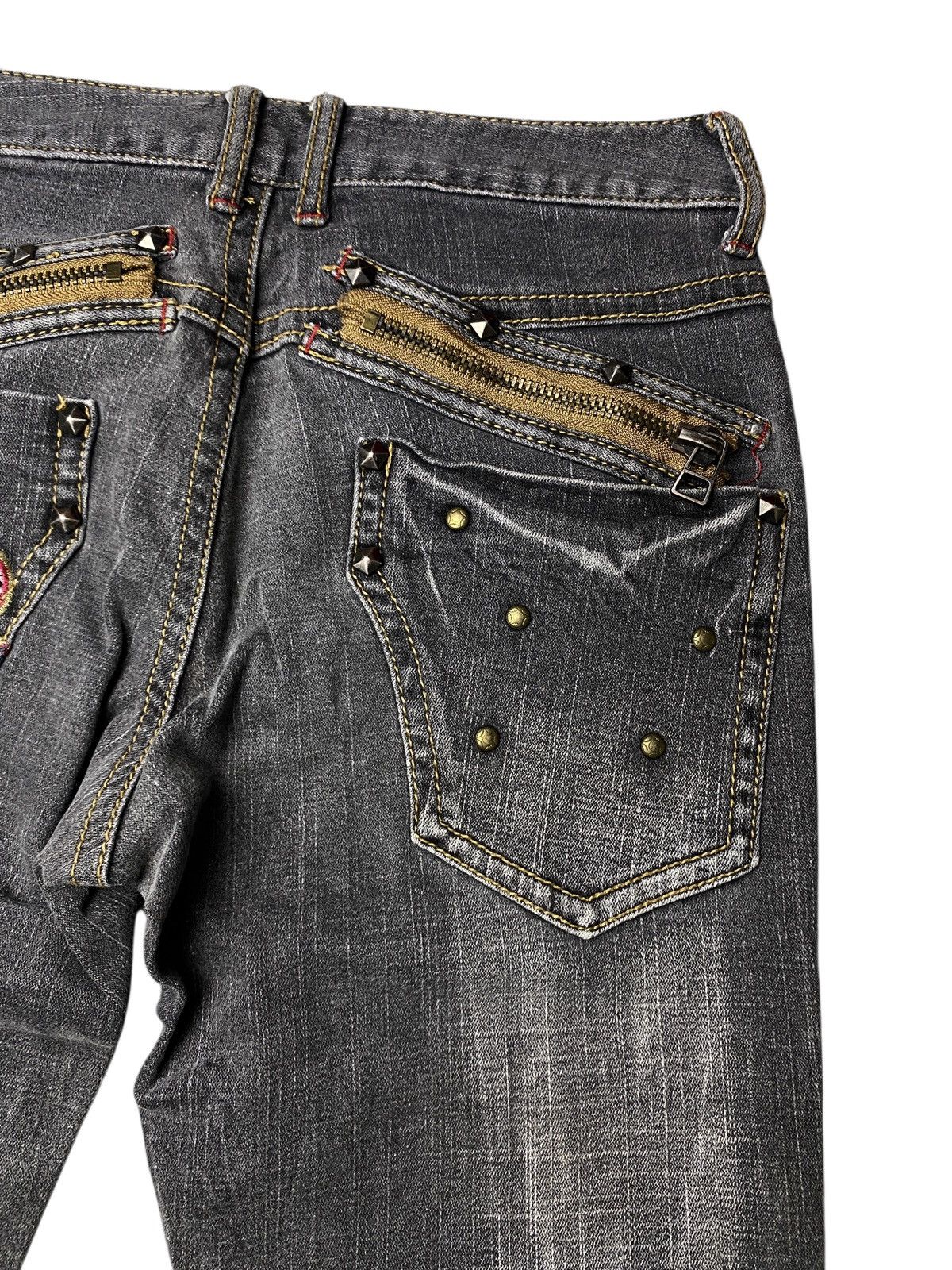 If Six Was Nine 2000's BCBG Skull Cross Studded Flared Jeans Size US 26 / EU 42 - 5 Thumbnail