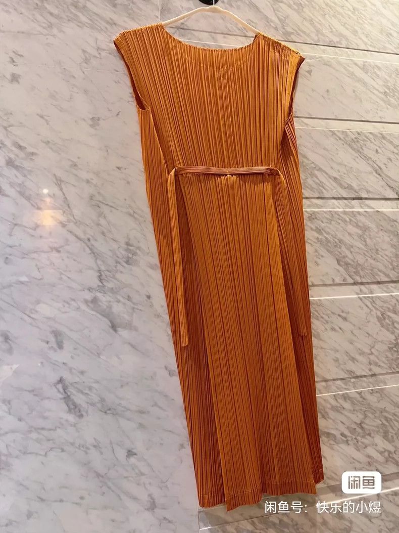 Issey Miyake Issey Miyake size:2 Orange pleated sleeveless dress Size XS / US 0-2 / IT 36-38 - 2 Thumbnail