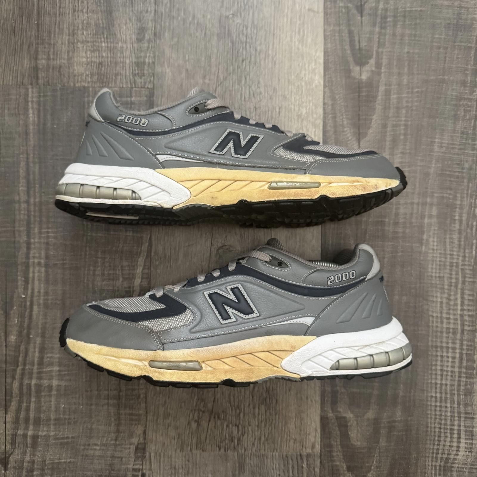 NEW BALANCE • VINTAGE 2000 Special Edition (12M)