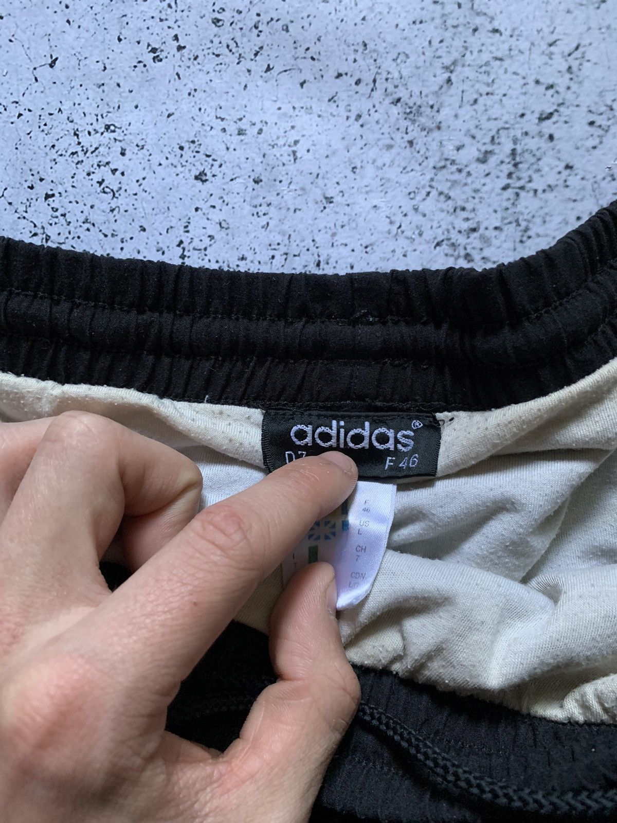 Other Vintage Adidas Shorts Y2K Baggy Fit Swoosh USA Size US 34 / EU 50 - 6 Thumbnail
