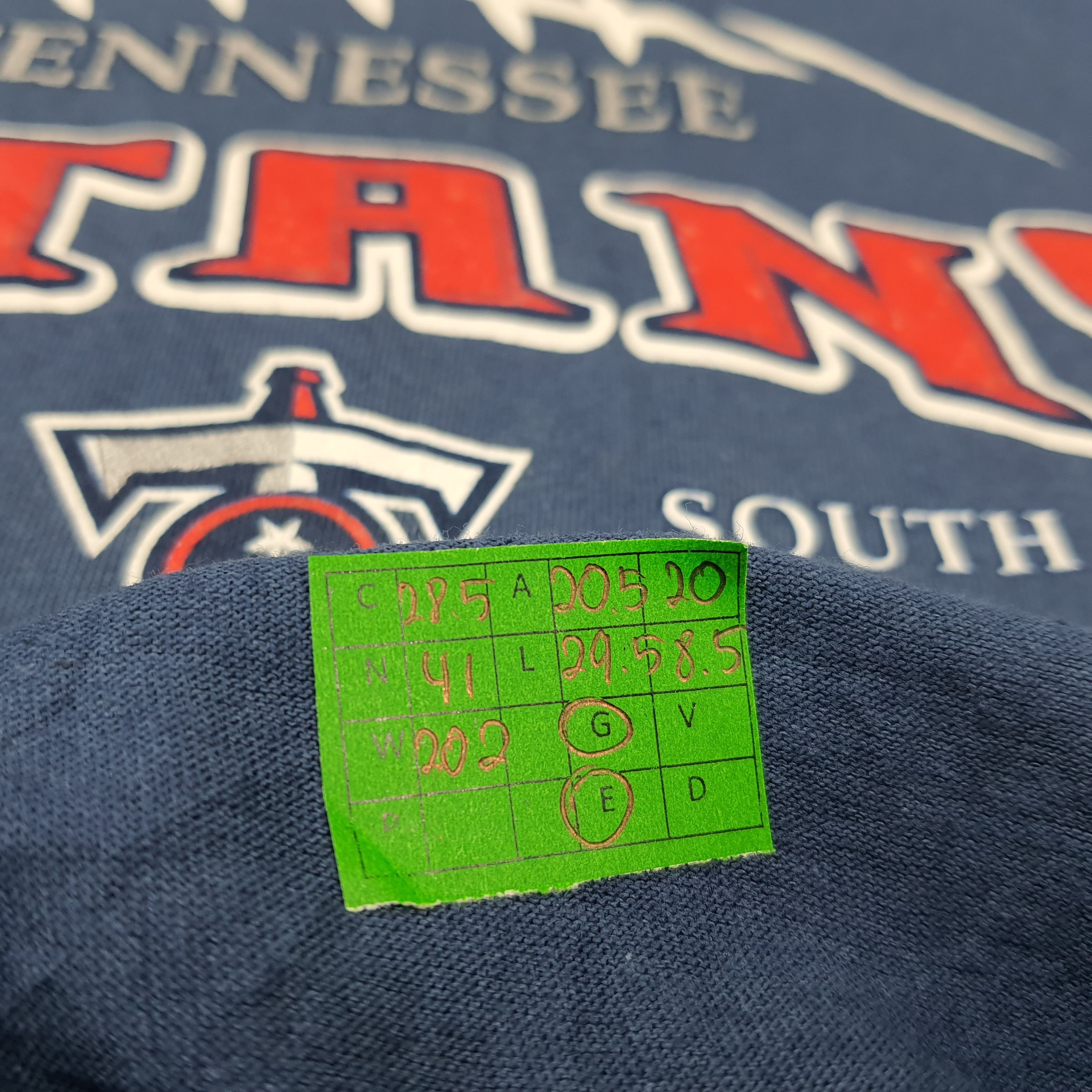 NFL Vintage Tennessee Titans NFL AFC Tshirt C285N41 Size US M / EU 48-50 / 2 - 7 Thumbnail
