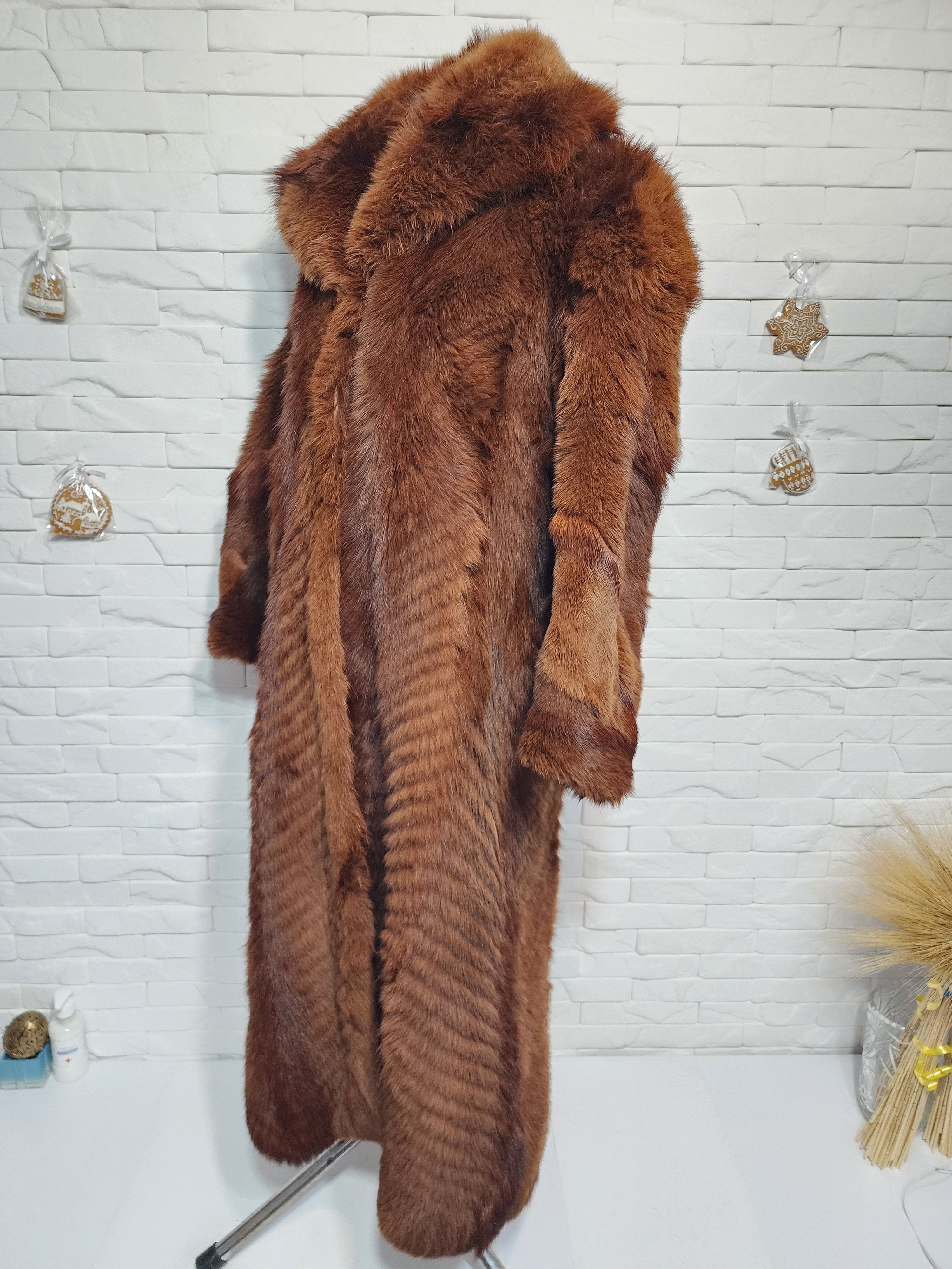 Furla Brown Women's Fur Coat. Long Women's Fur Coat. Size XL / US 12-14 / IT 48-50 - 2 Thumbnail