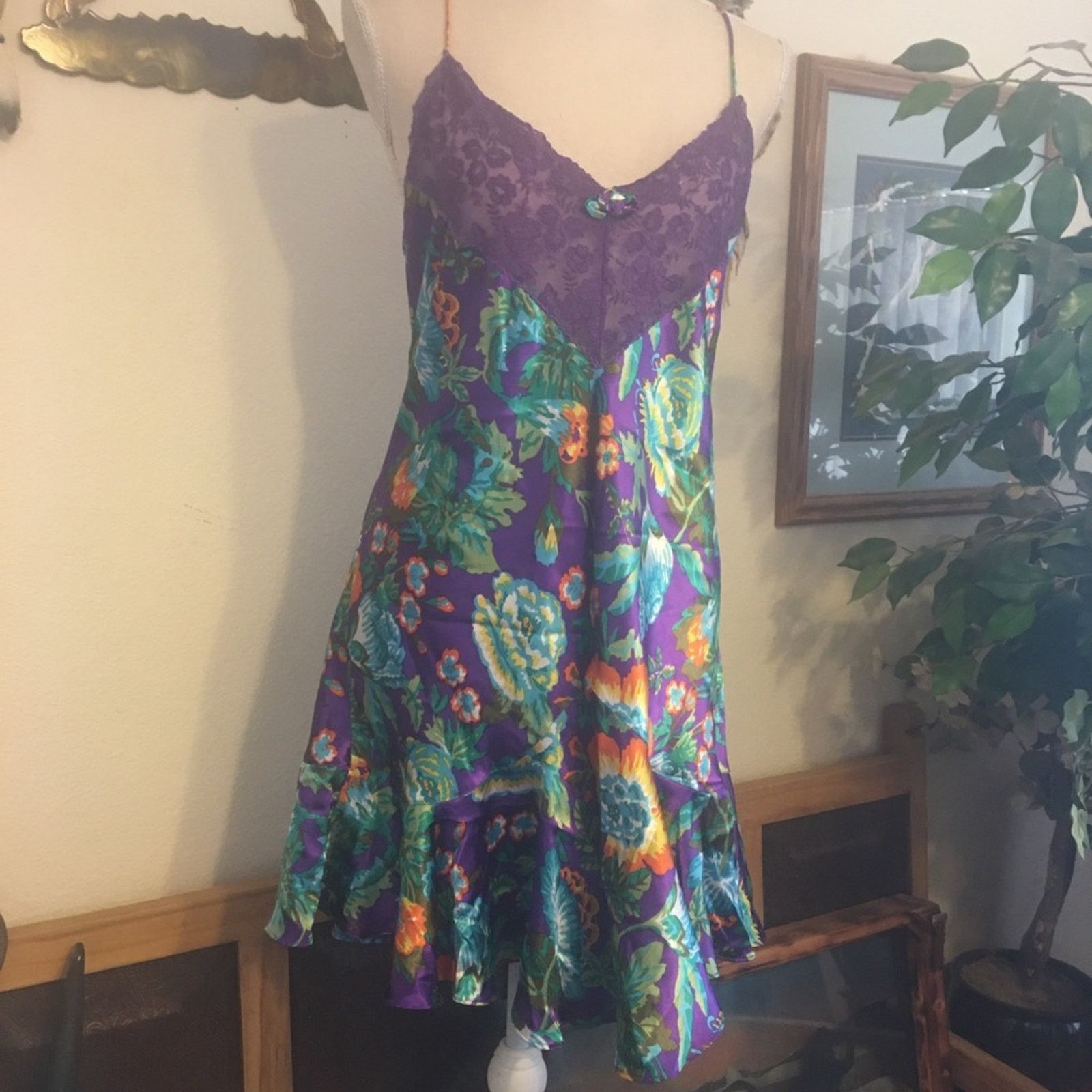 Victoria's Secret Vintage 80s Victoria’s Secret gold label satin chemise Size ONE SIZE - 1 Thumbnail