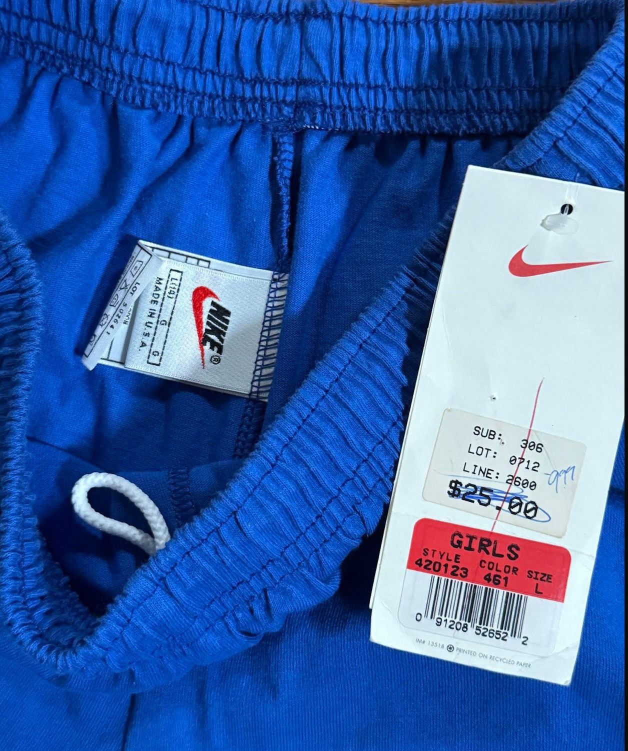 Nike Girls Vintage Nike Spell Out Sweatshorts (Size L 14) NWT Size 42" / US 20 - 4 Thumbnail