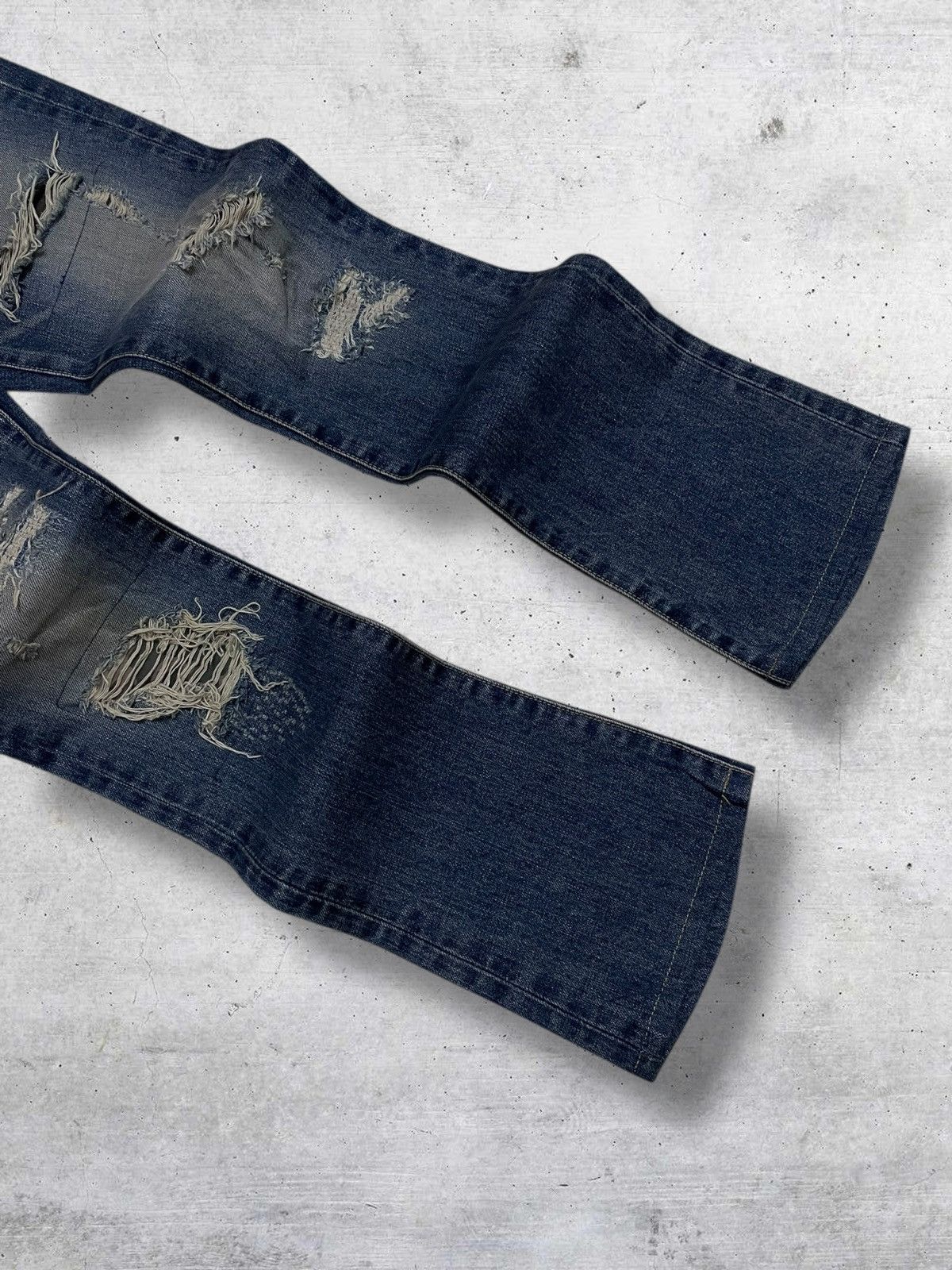 Tornado Mart VINTAGE MOUSSY JAPAN DESIGNER 90S FLARED RIPPED OG DENIM Size US 27 - 4 Thumbnail